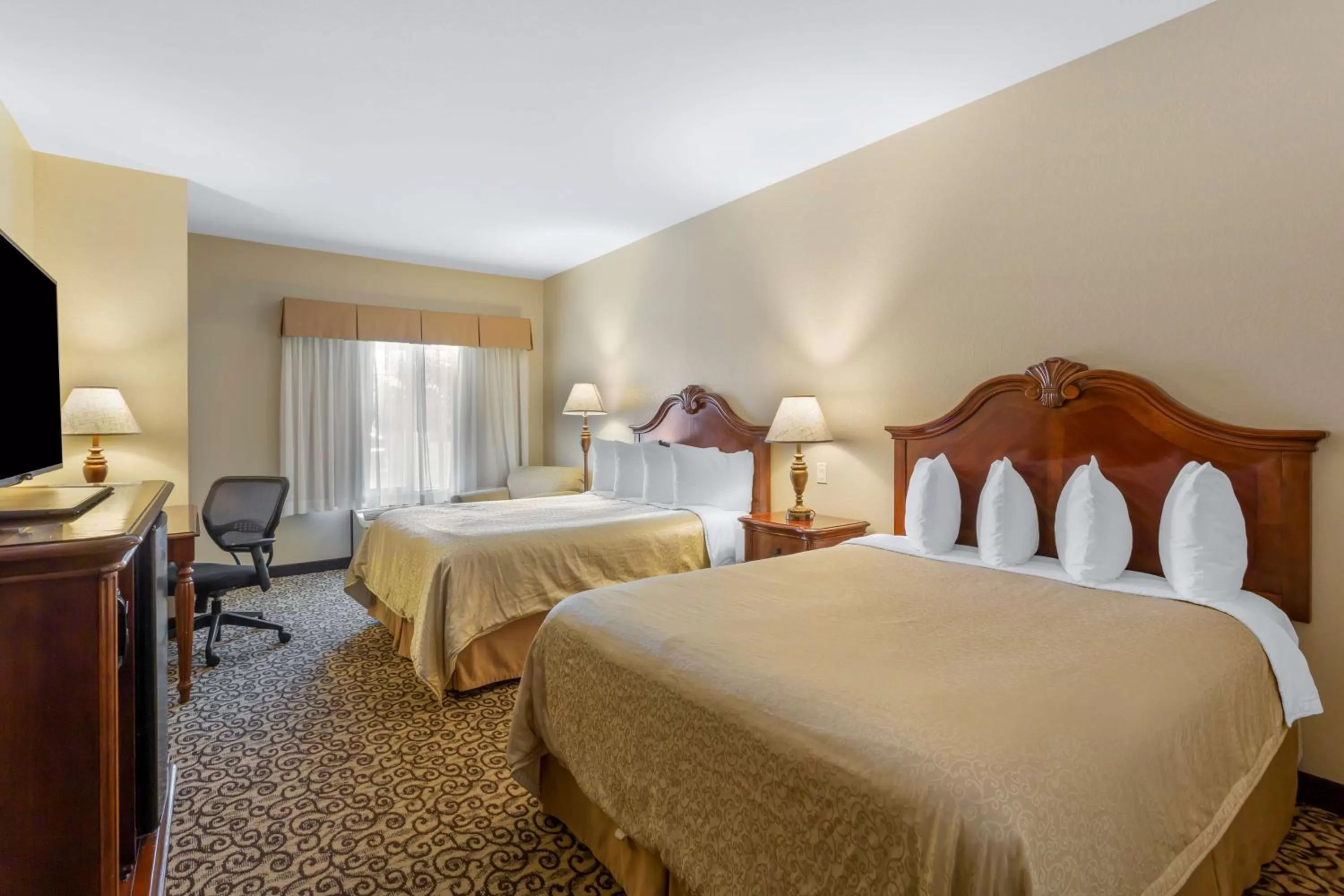 Queen Room with Two Queen Beds and Roll-In Shower - Mobility Access/Communication Assistance/Non-Smoking in Best Western PLUS Fossil Country Inn & Suites