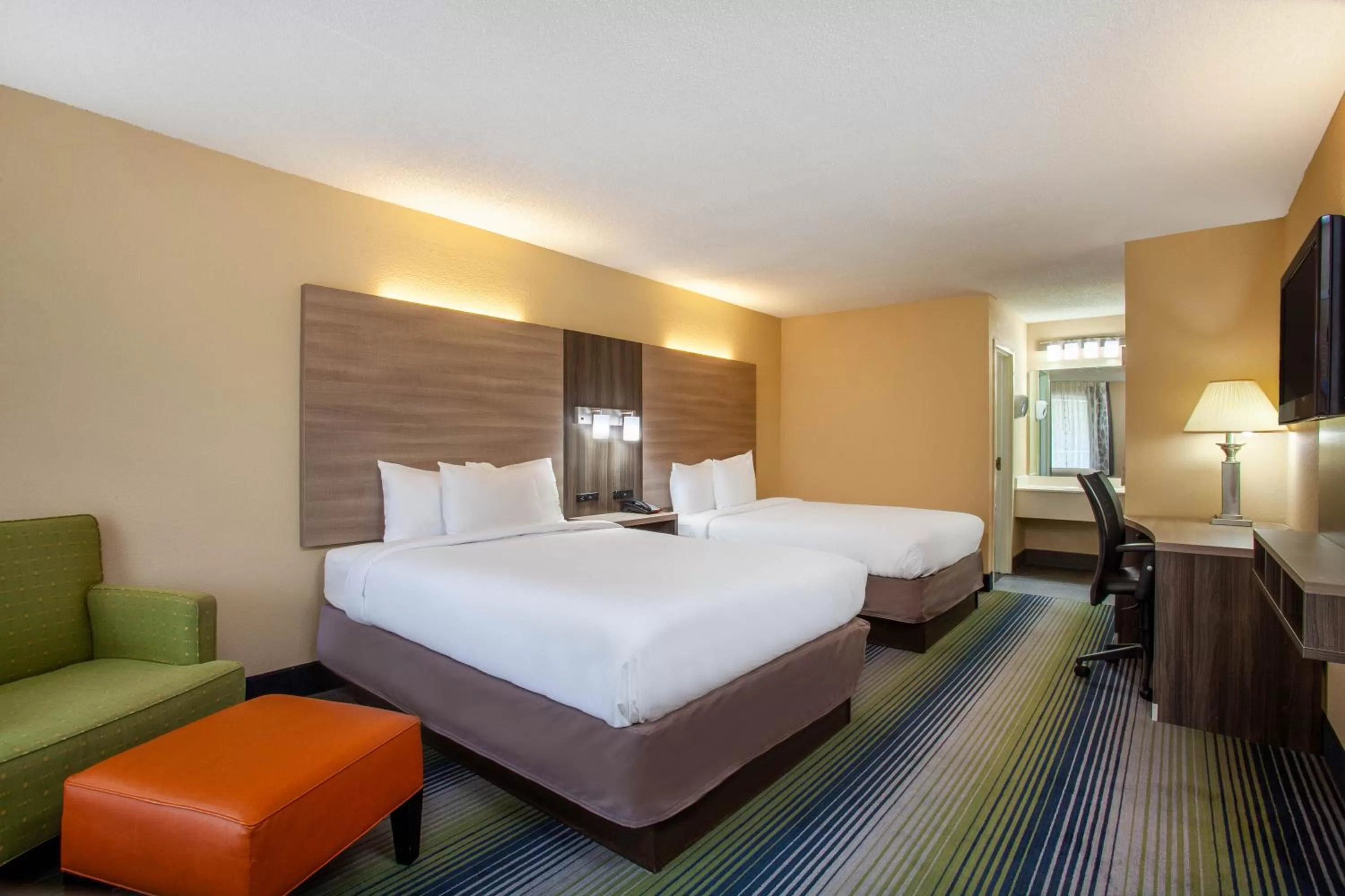 2 Queen Beds, Pet-Friendly, Non-Smoking in Baymont by Wyndham McDonough