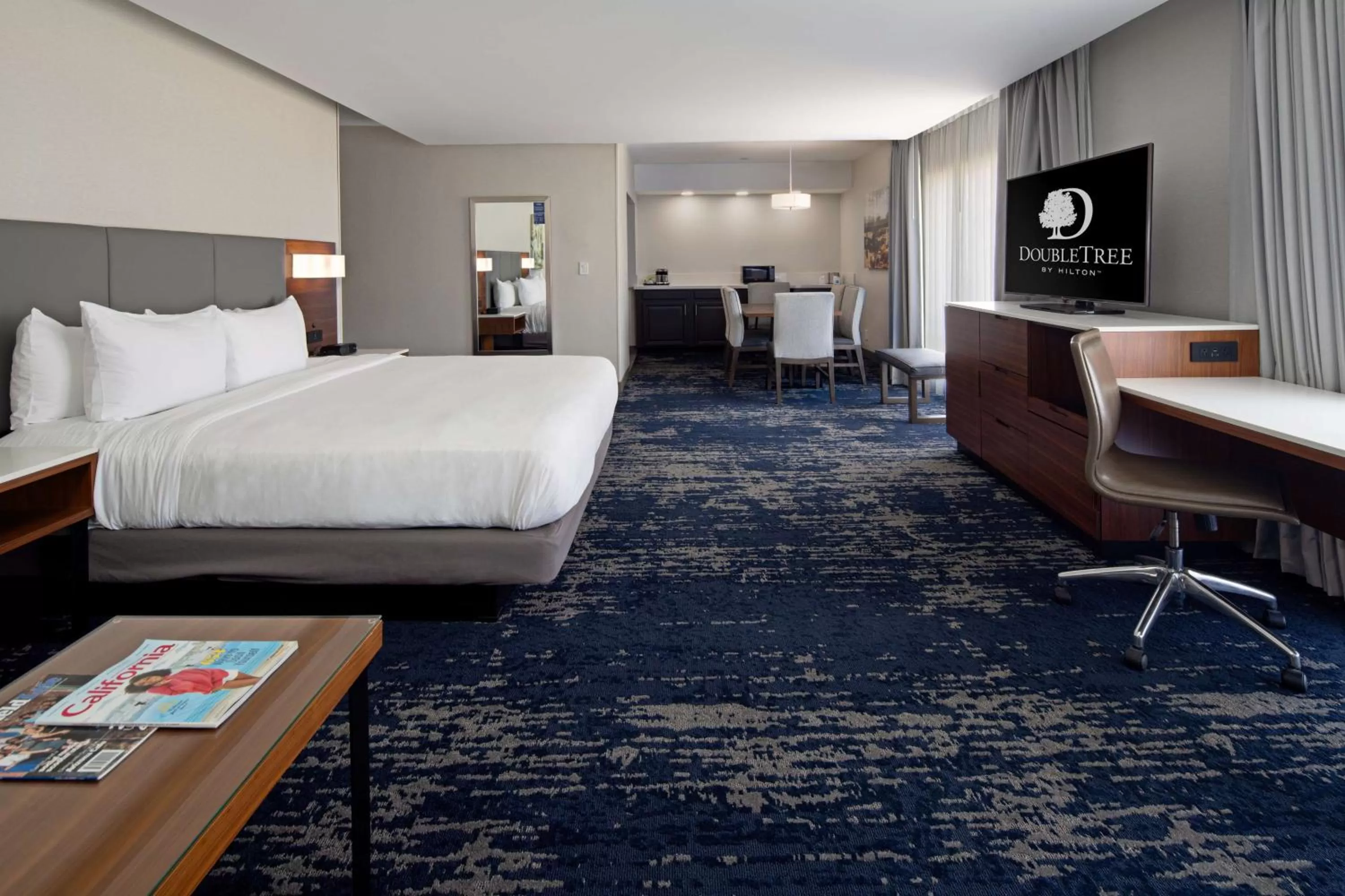 Junior Suite King - Non-Smoking in DoubleTree by Hilton Bakersfield