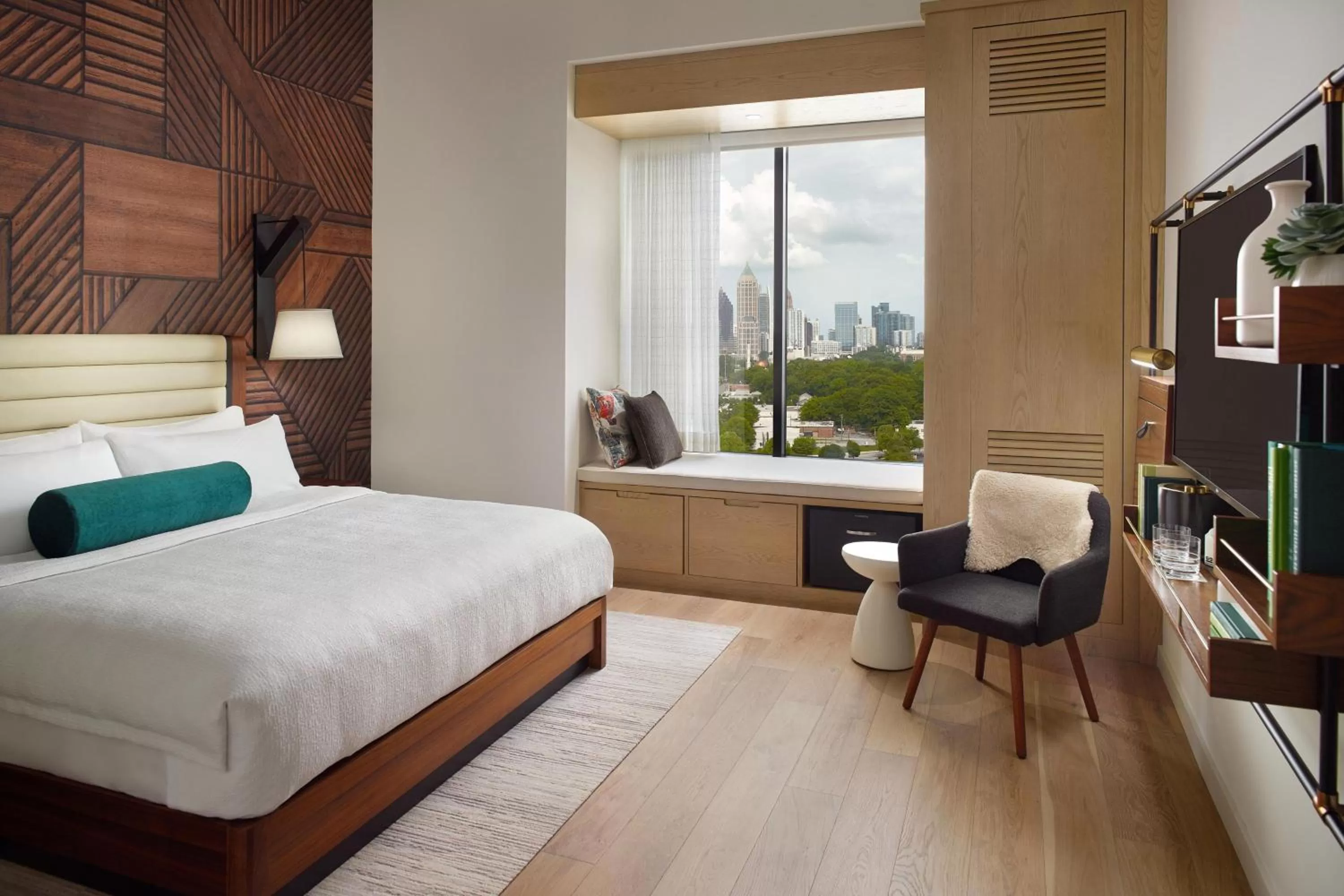Deluxe King Guest Room with Skyline View in Bellyard, West Midtown Atlanta, a Tribute Portfolio Hotel