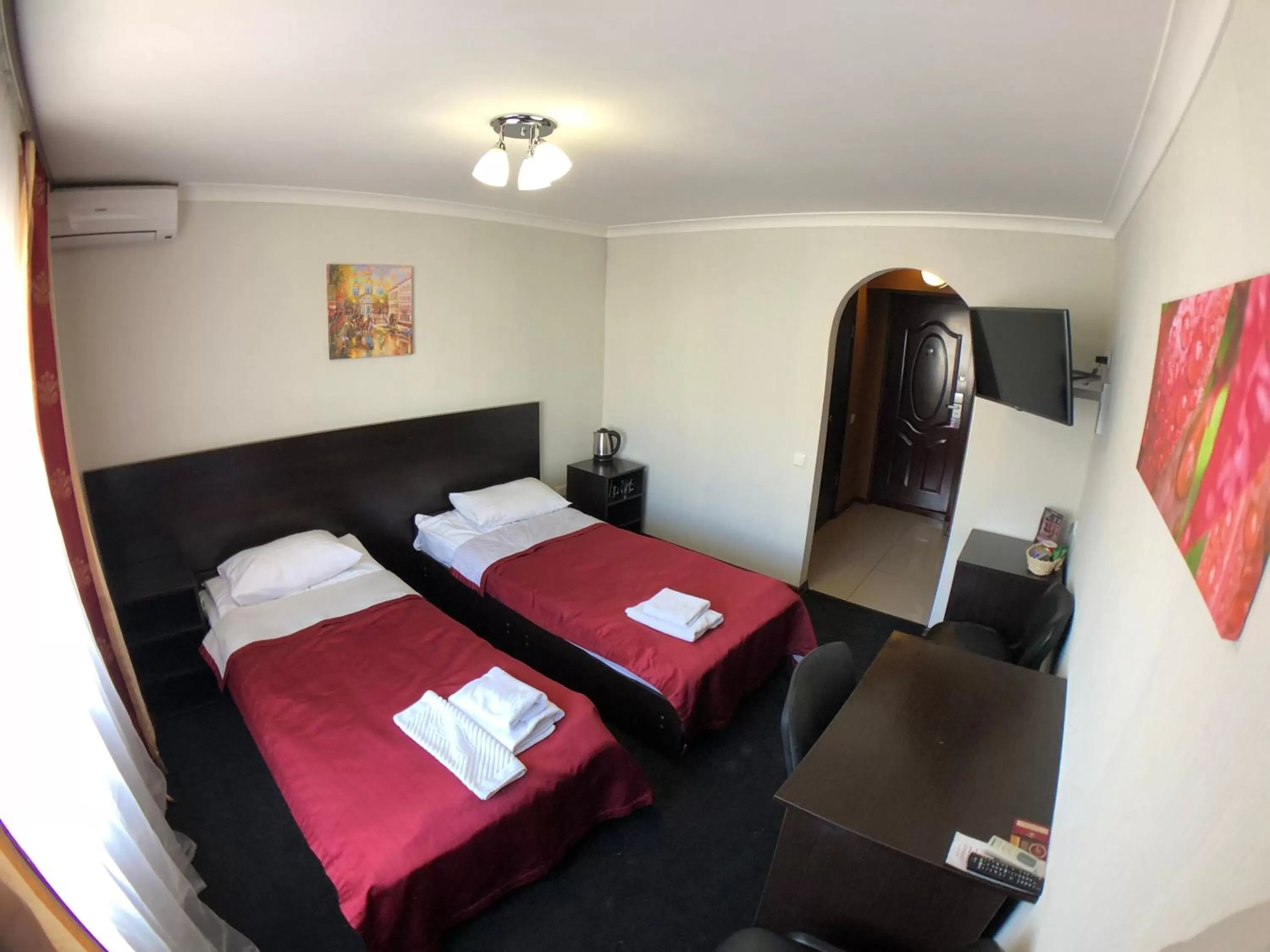 Comfort Twin Room in Hotel Nivki