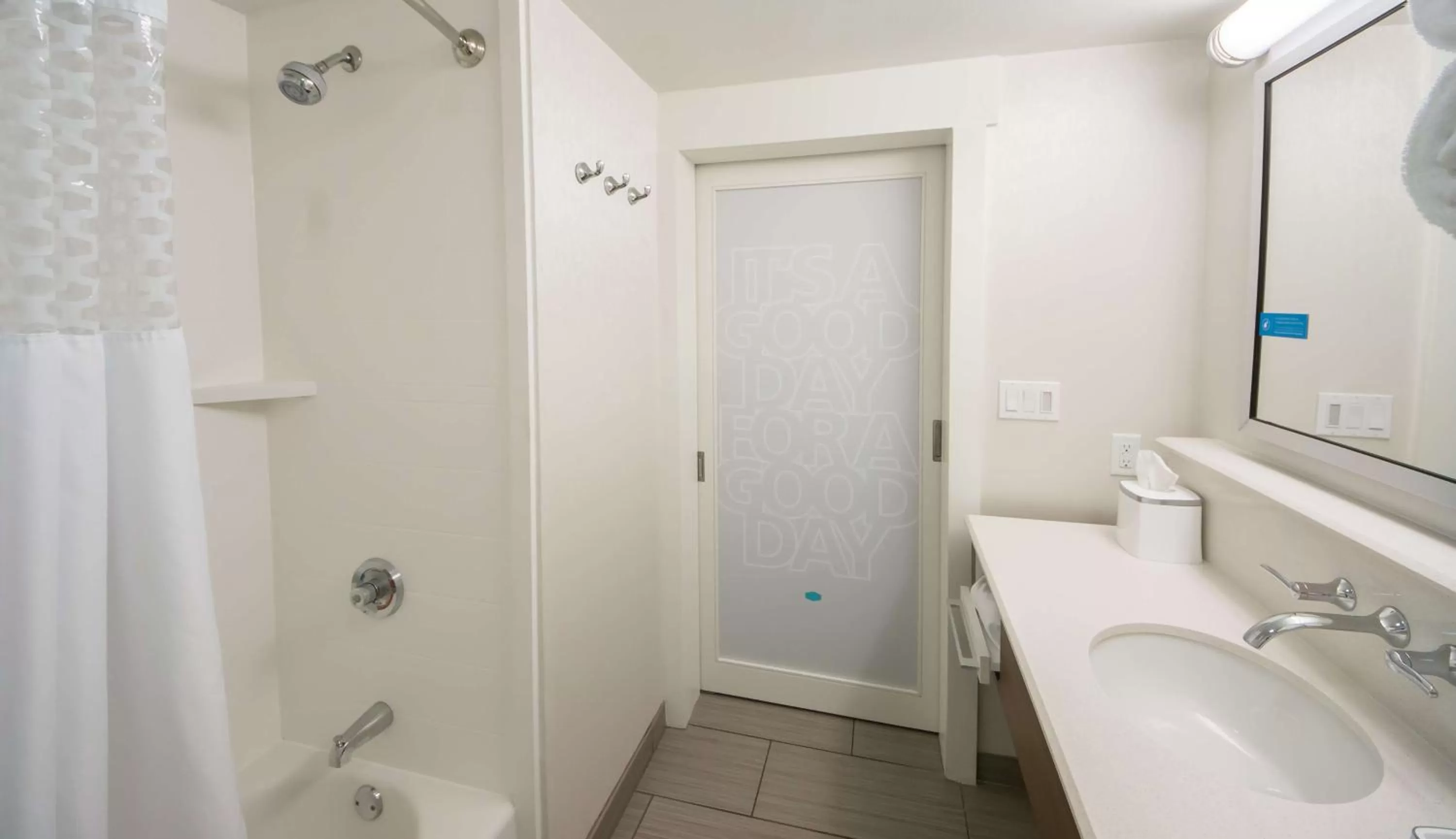 King Room with Sofa Bed - Non-Smoking in Hampton Inn Lakeland