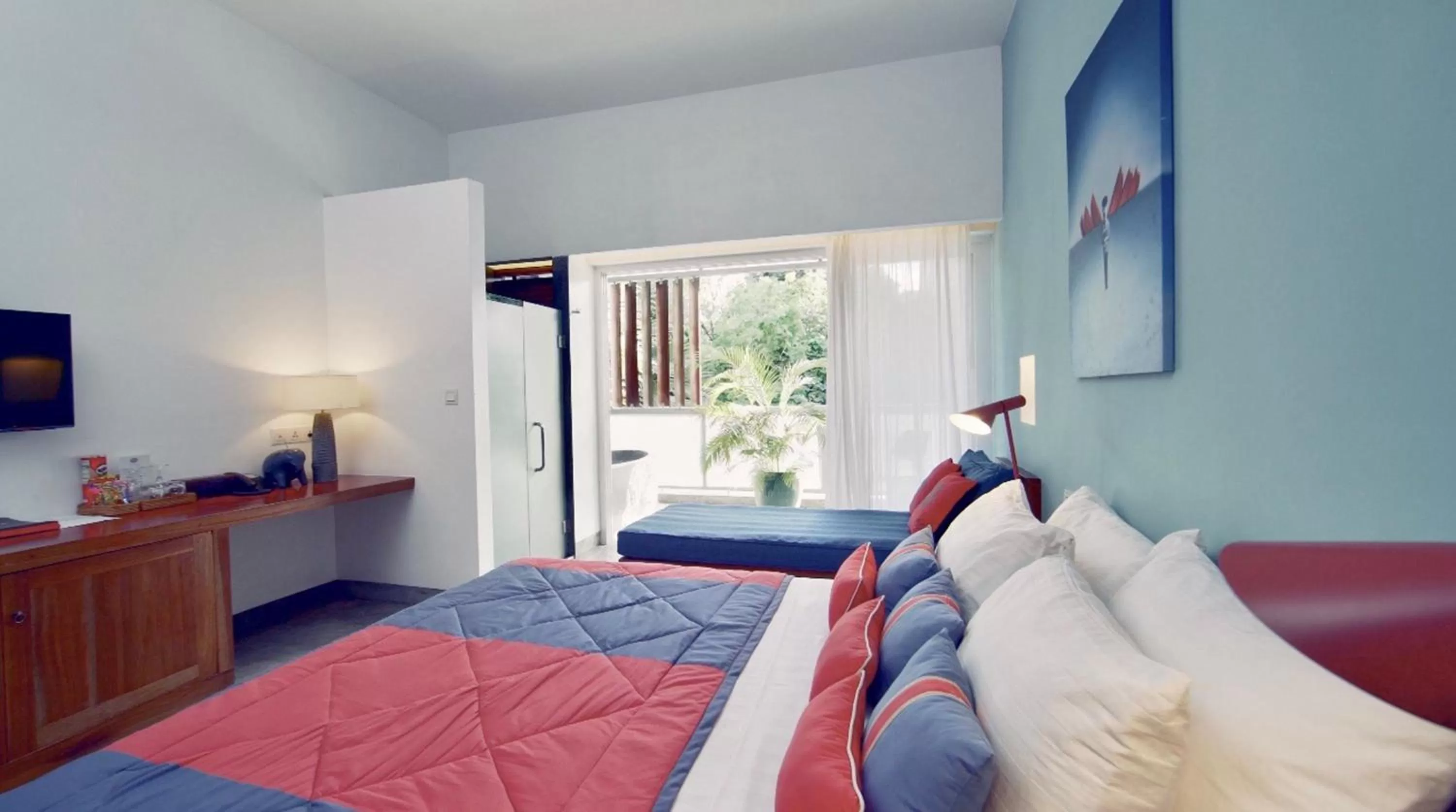 Twin Room with Pool View in Rambutan Resort – Phnom Penh