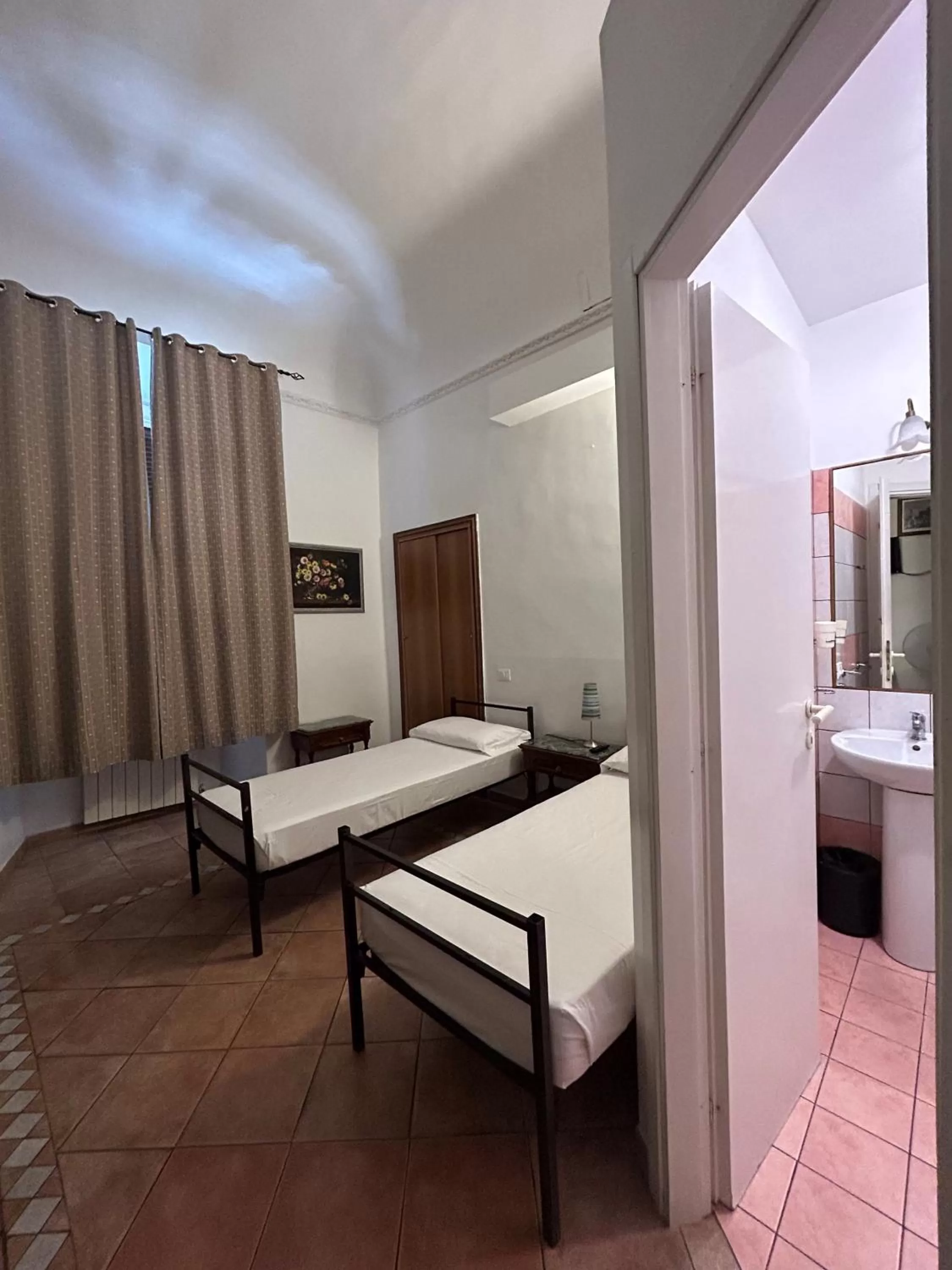 Budget Twin Room in Hotel Il Papavero