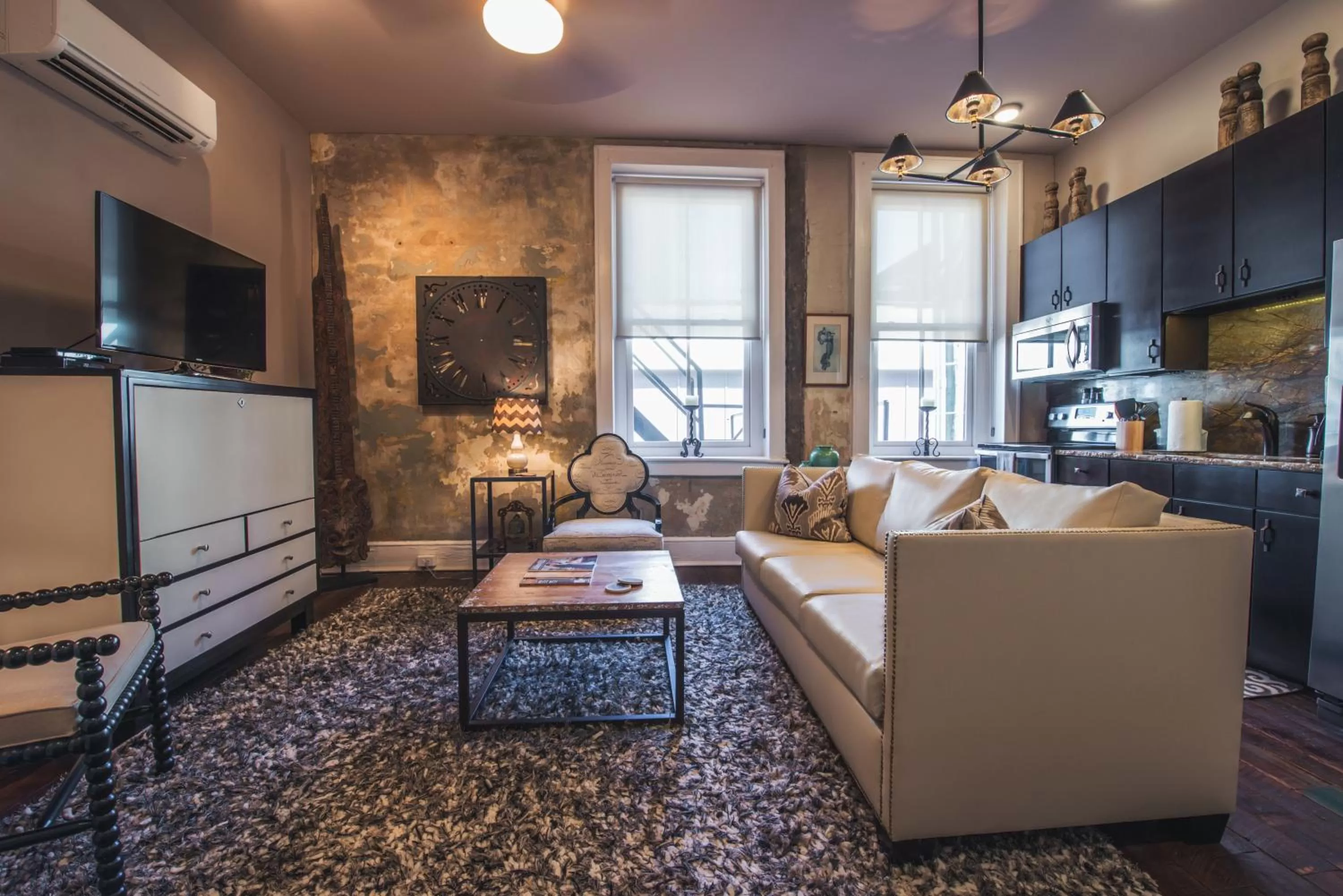 Queen Suite with Two Queen Beds in The Windsor - Asheville