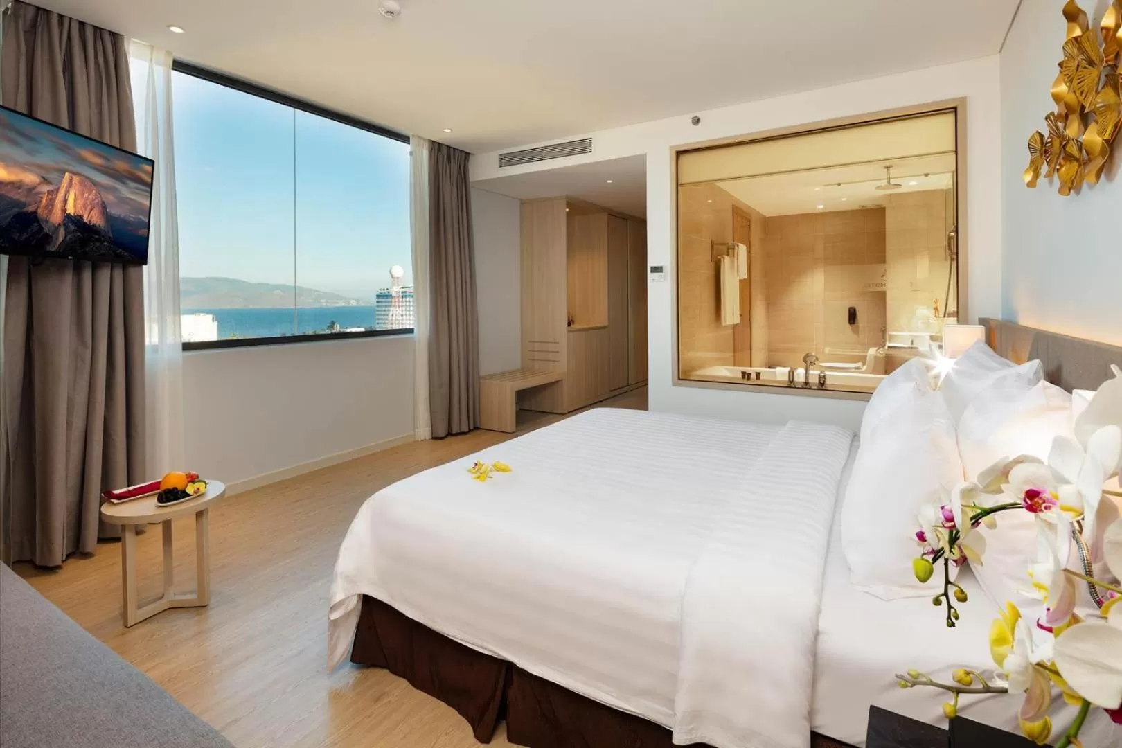 Grand Deluxe Sea View in DQua Hotel