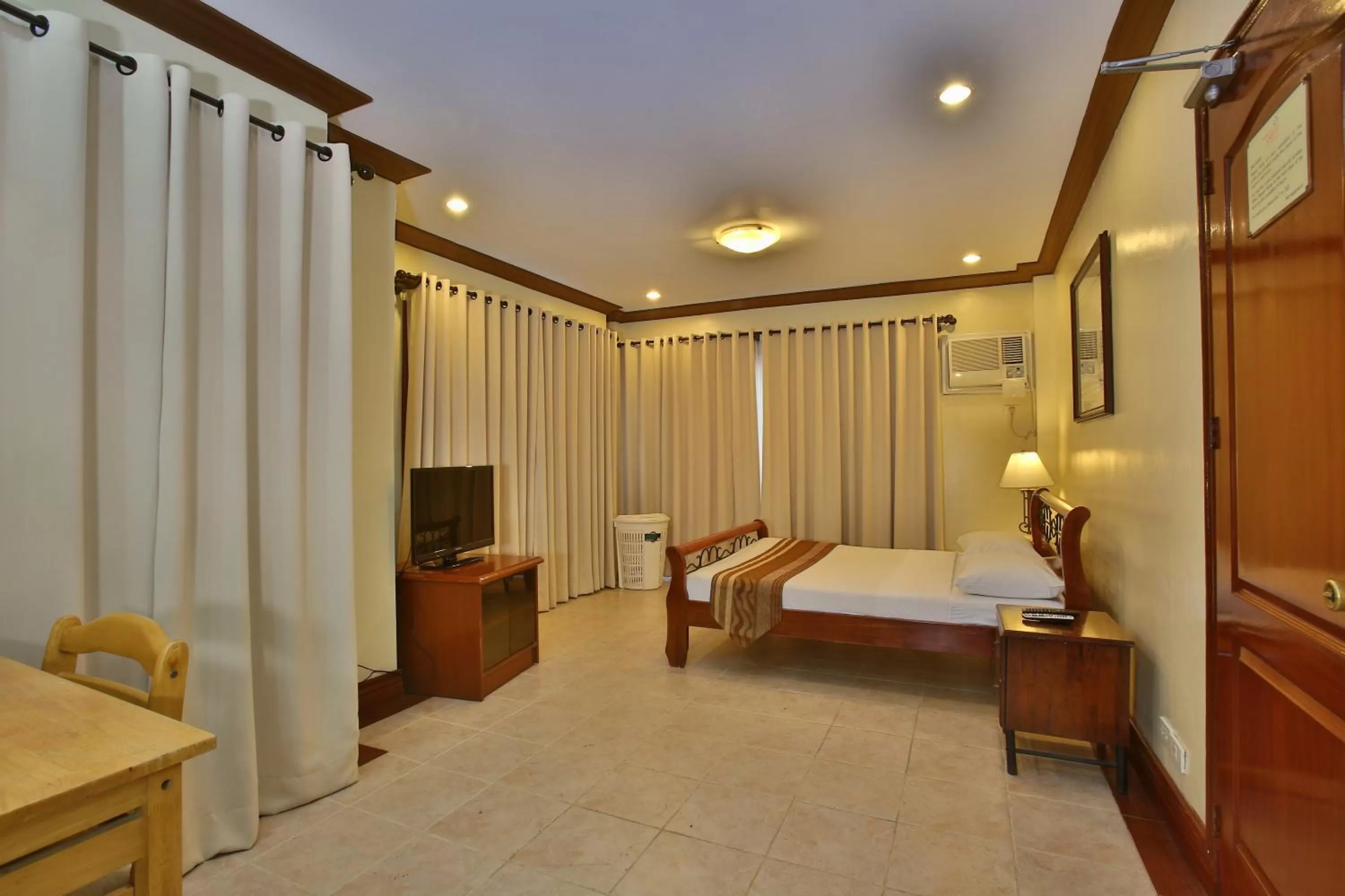 Three-Bedroom Villa in Crown Regency Suites Mactan