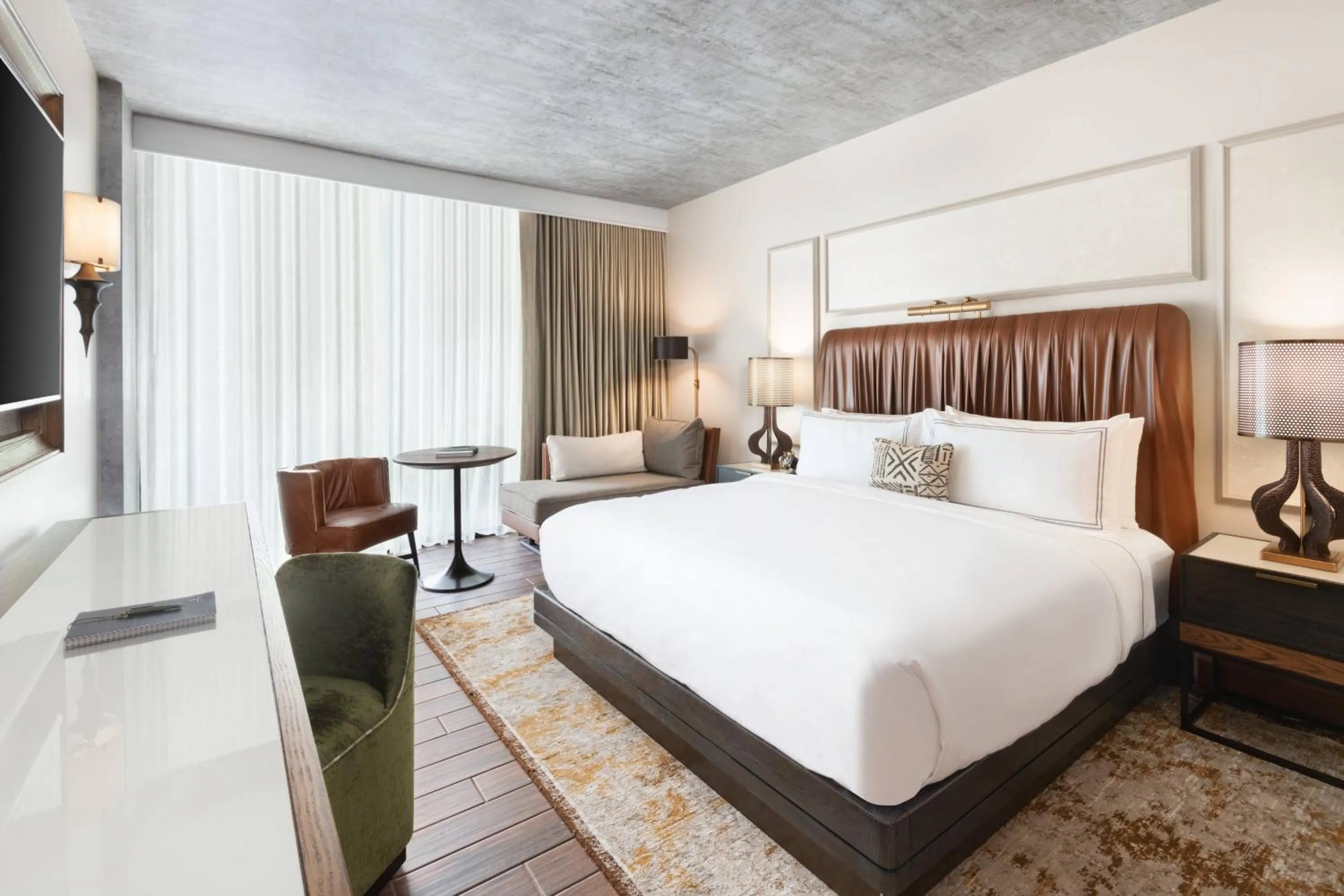 King Room with City View - Hearing Accessible in The Ben, Autograph Collection