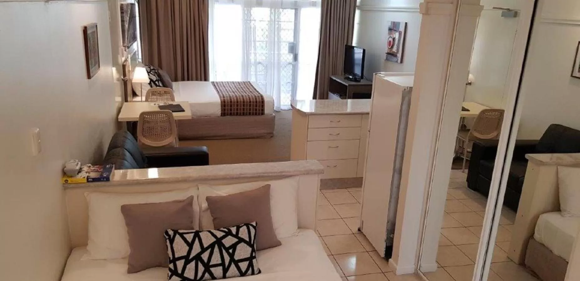 Twin Room - Studio in Reef Palms