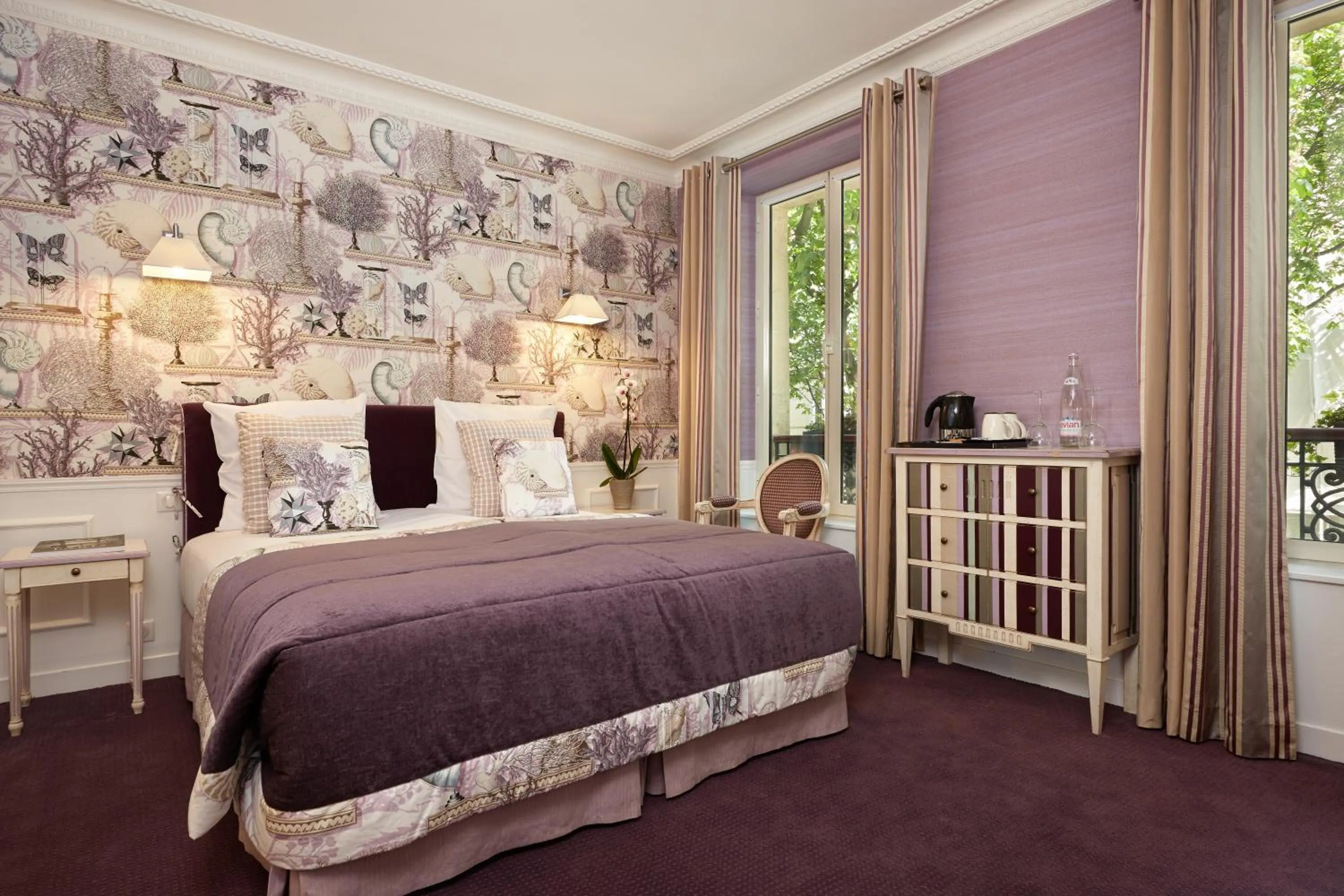 Two Connecting Double or Twin Rooms in Hôtel Relais Saint Jacques Paris