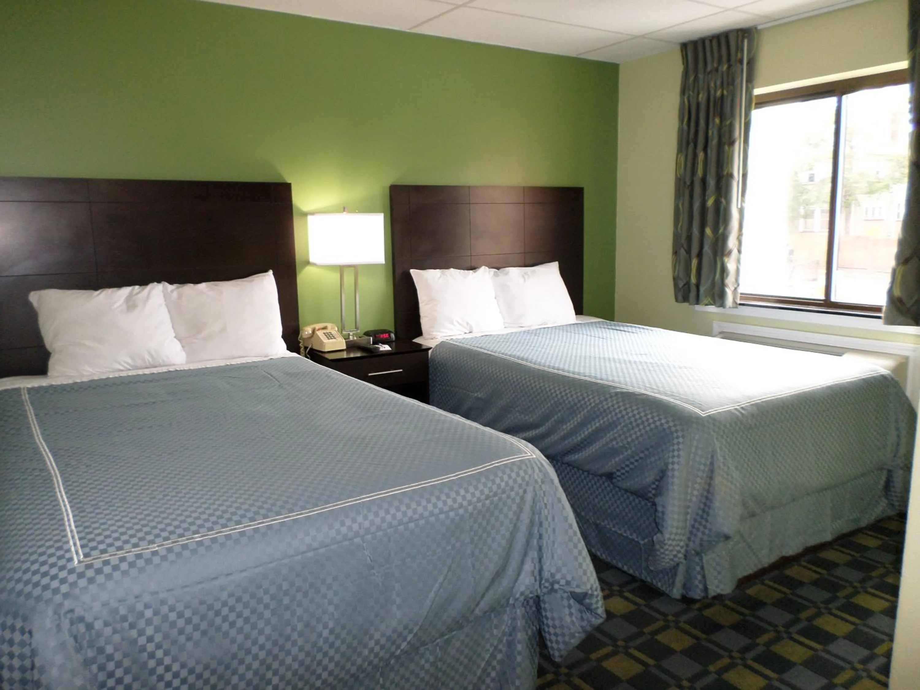 Double Room with Two Double Beds - Non-Smoking in Travelodge by Wyndham Cleveland Lakewood