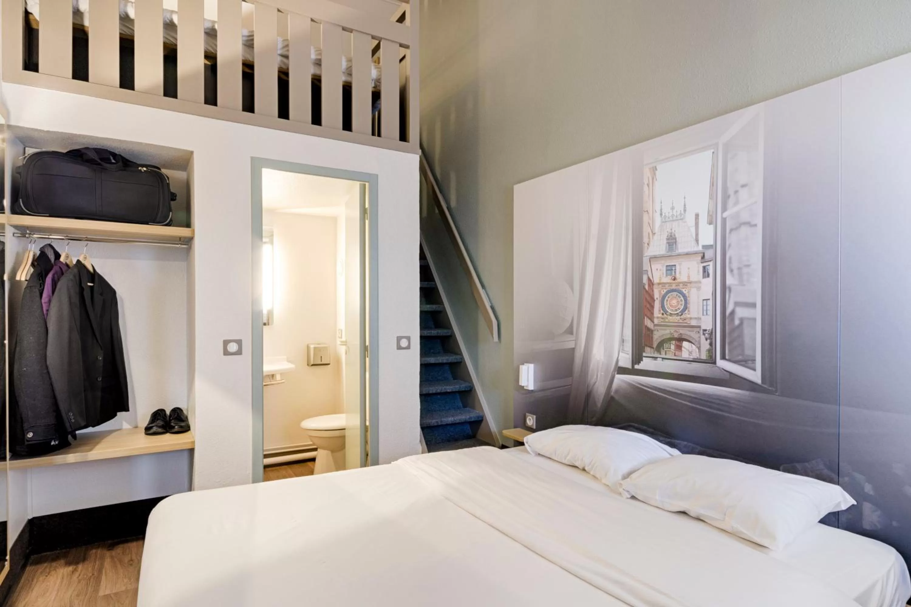 Quadruple Room in B&B HOTEL Rouen Parc des Expos Zénith