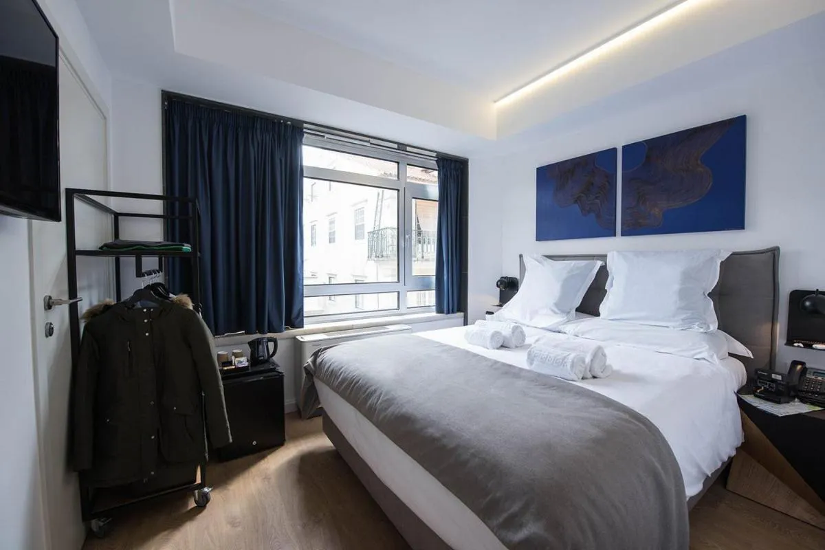 Double Room in room00 Lisboa Hostel