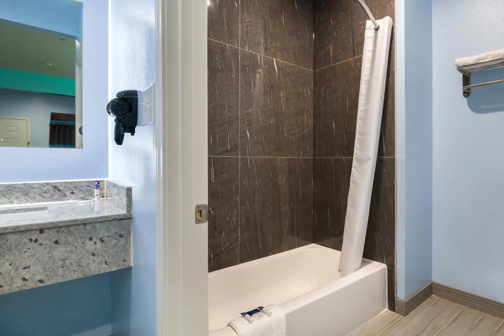 Single King Non-Smoking in Americas Best Value Inn- Aldine Westfield