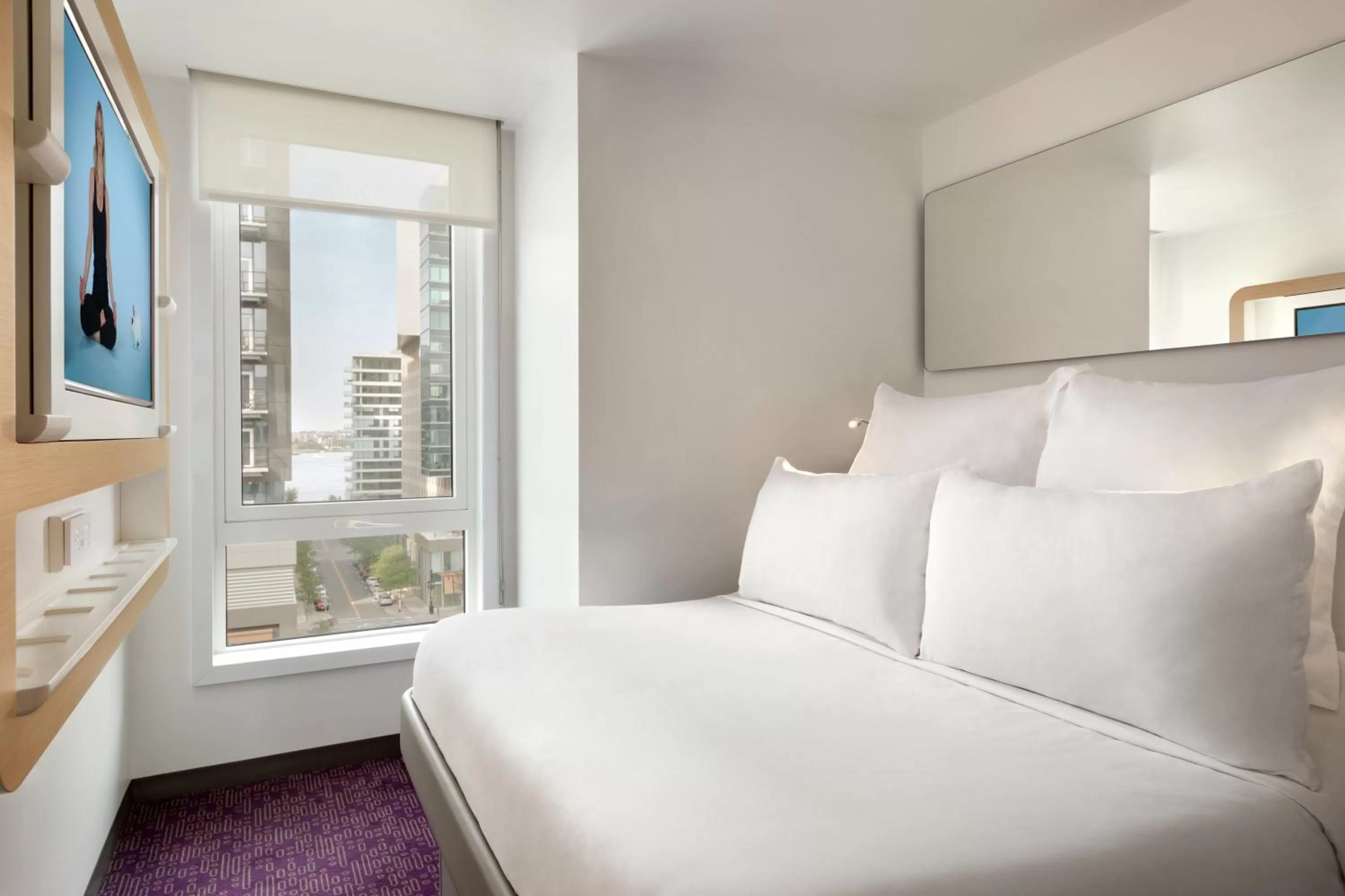 Premium Queen in YOTEL Boston
