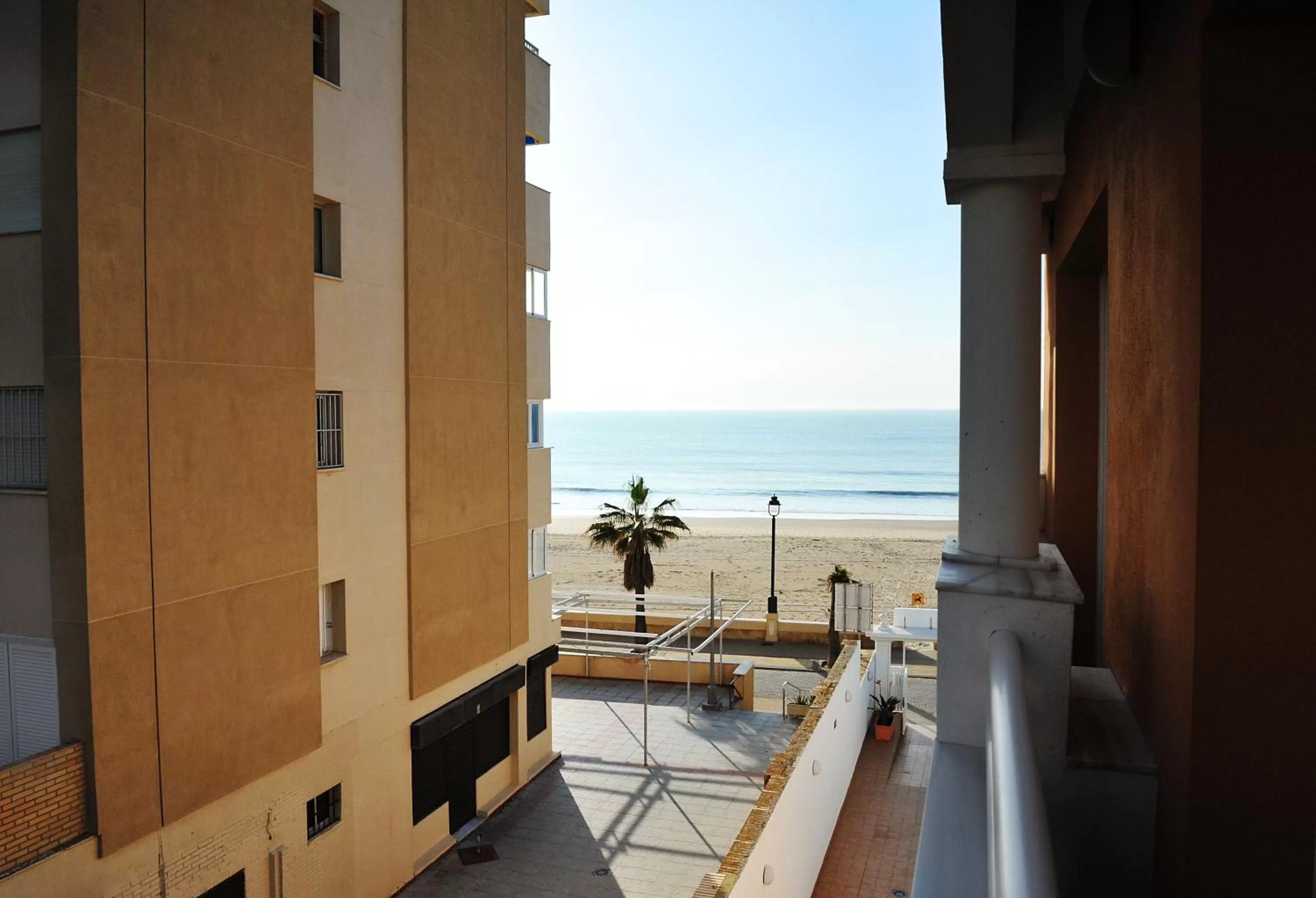 Double or Twin Room with Side Sea View in Hotel Vértice Chipiona Mar