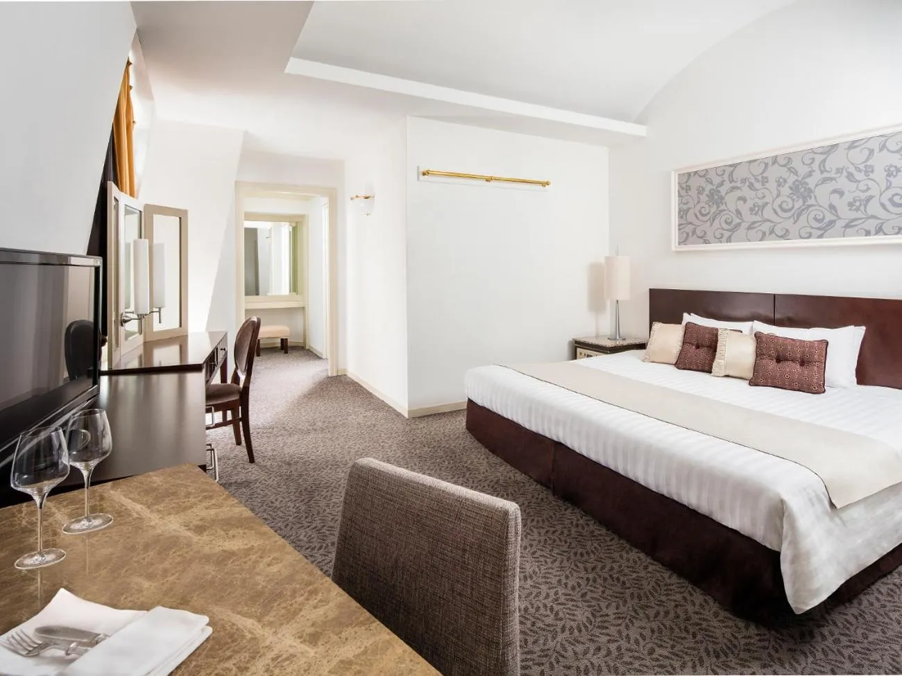 Suite - Non-Smoking in Hotel Francs