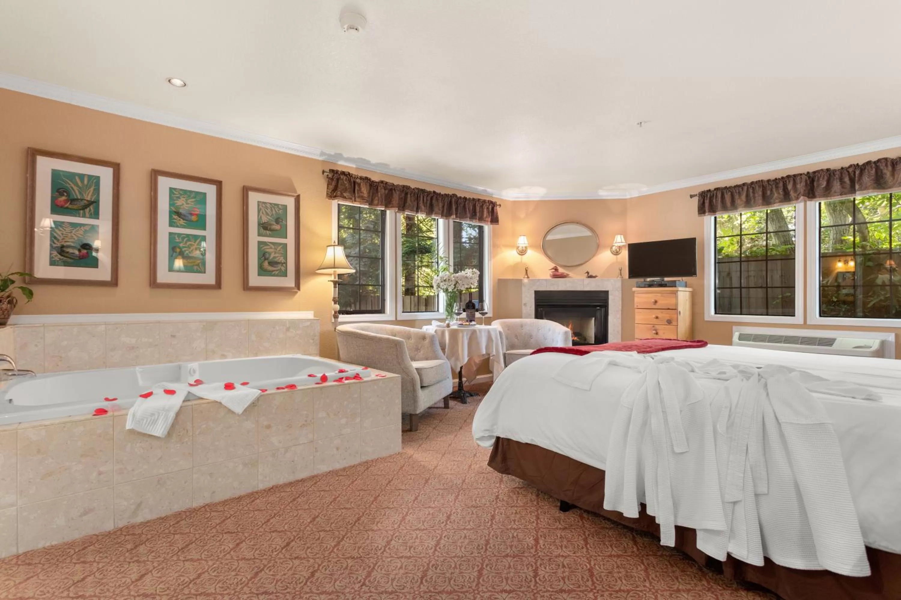 Deluxe King Room in Candlelight Inn Napa Valley