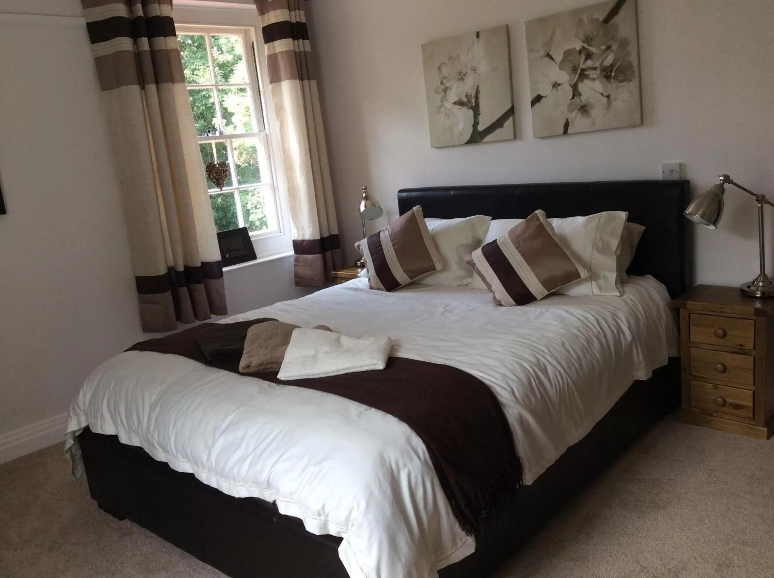 Bed in Beightons Bed and Breakfast