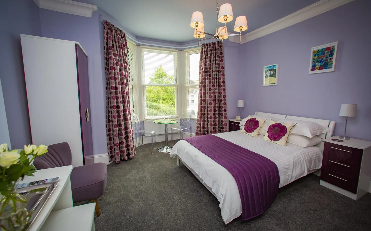 Photo of the whole room, Bed in Studios At Glenthorne