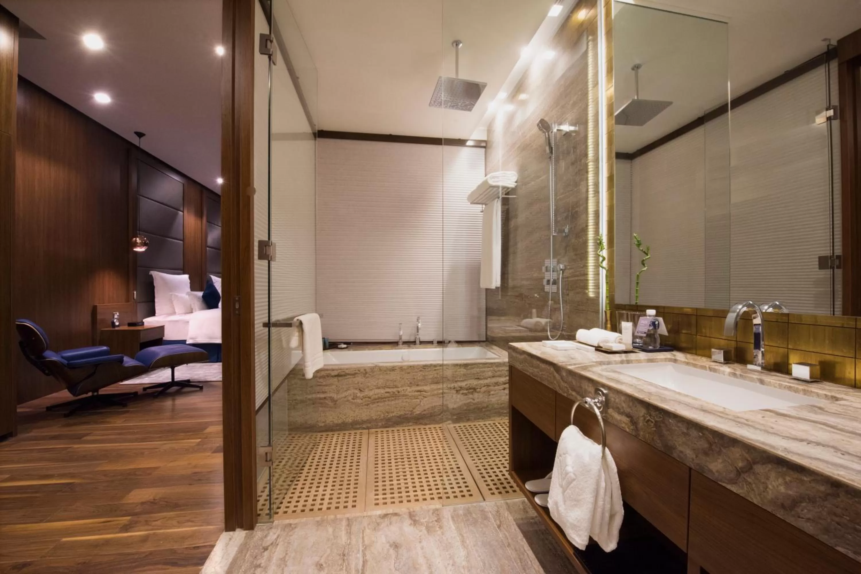 King Junior Suite - Smoking in Wyndham Grand Manama