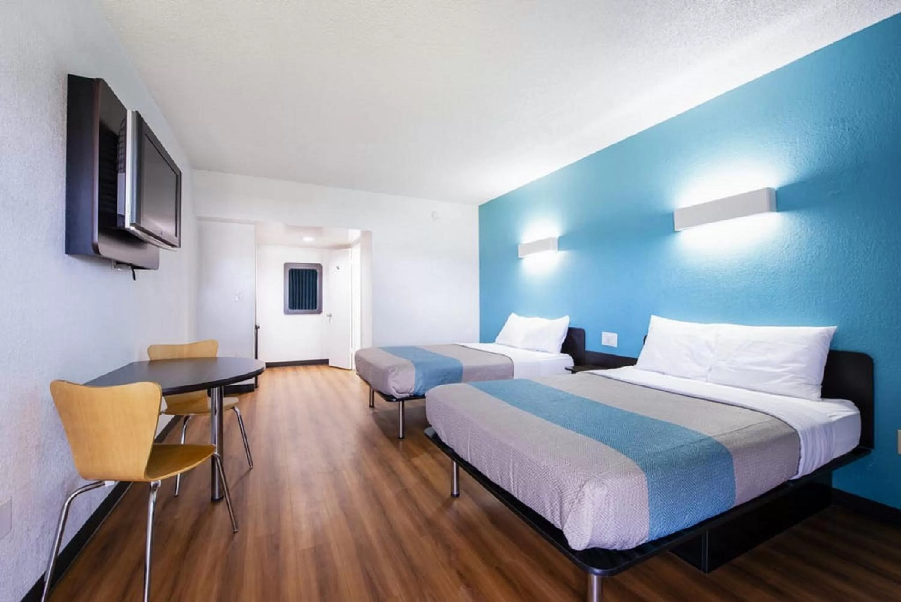 Quadruple Room - Non-Smoking in Motel 6-Jacksonville, NC