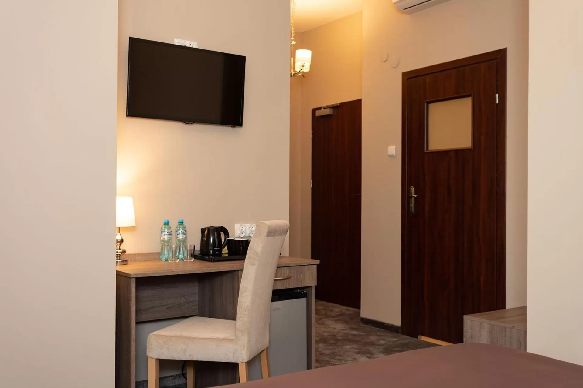 Single Room in Hotel Maximum