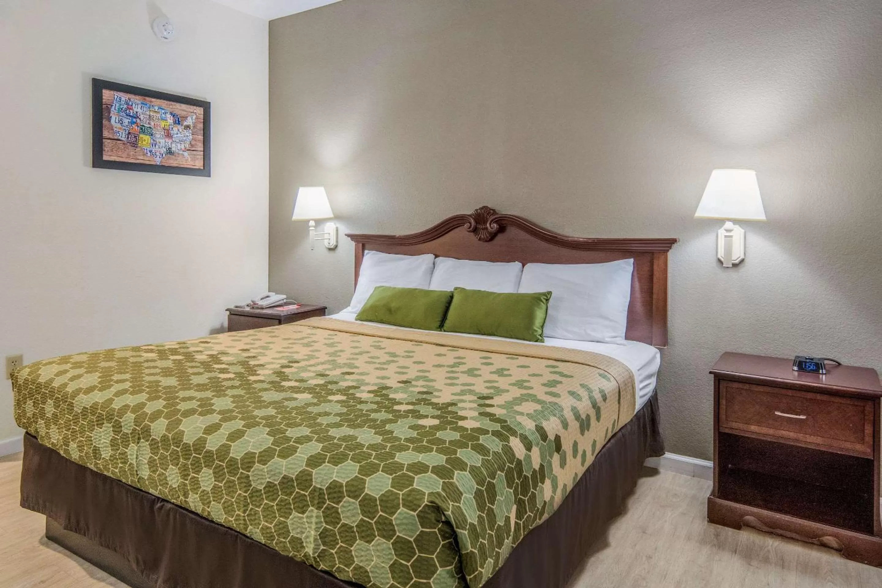 King Room - Non-Smoking in Econo Lodge Weatherford