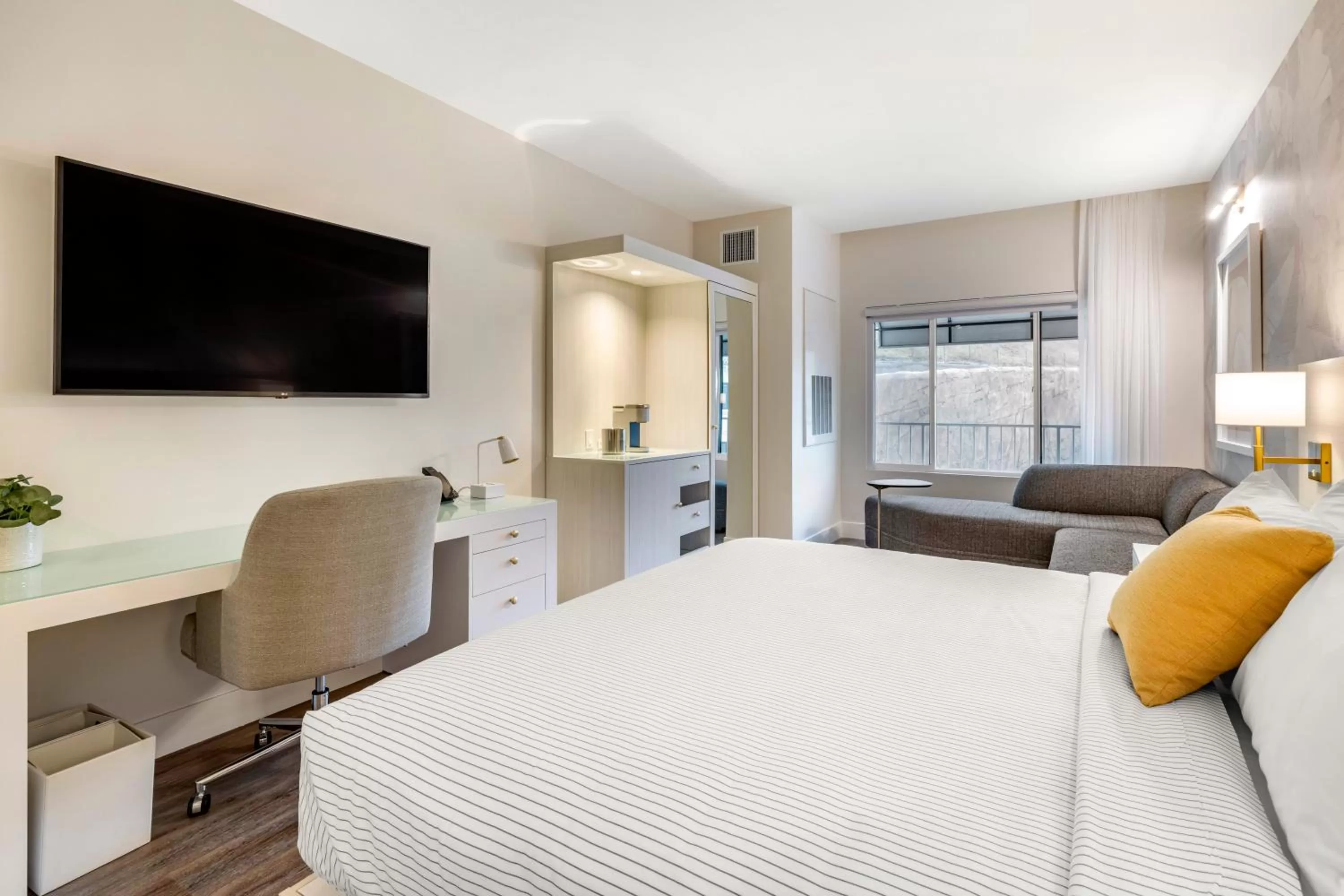 King Room - Non-Smoking in Cambria Hotel Calabasas - Malibu