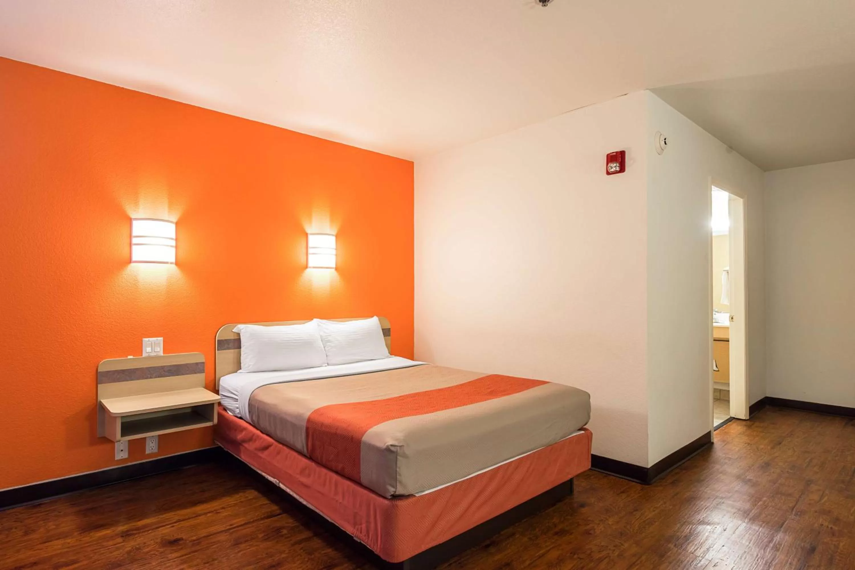 Queen Room - Non-Smoking in Baymont by Wyndham Athens, TN