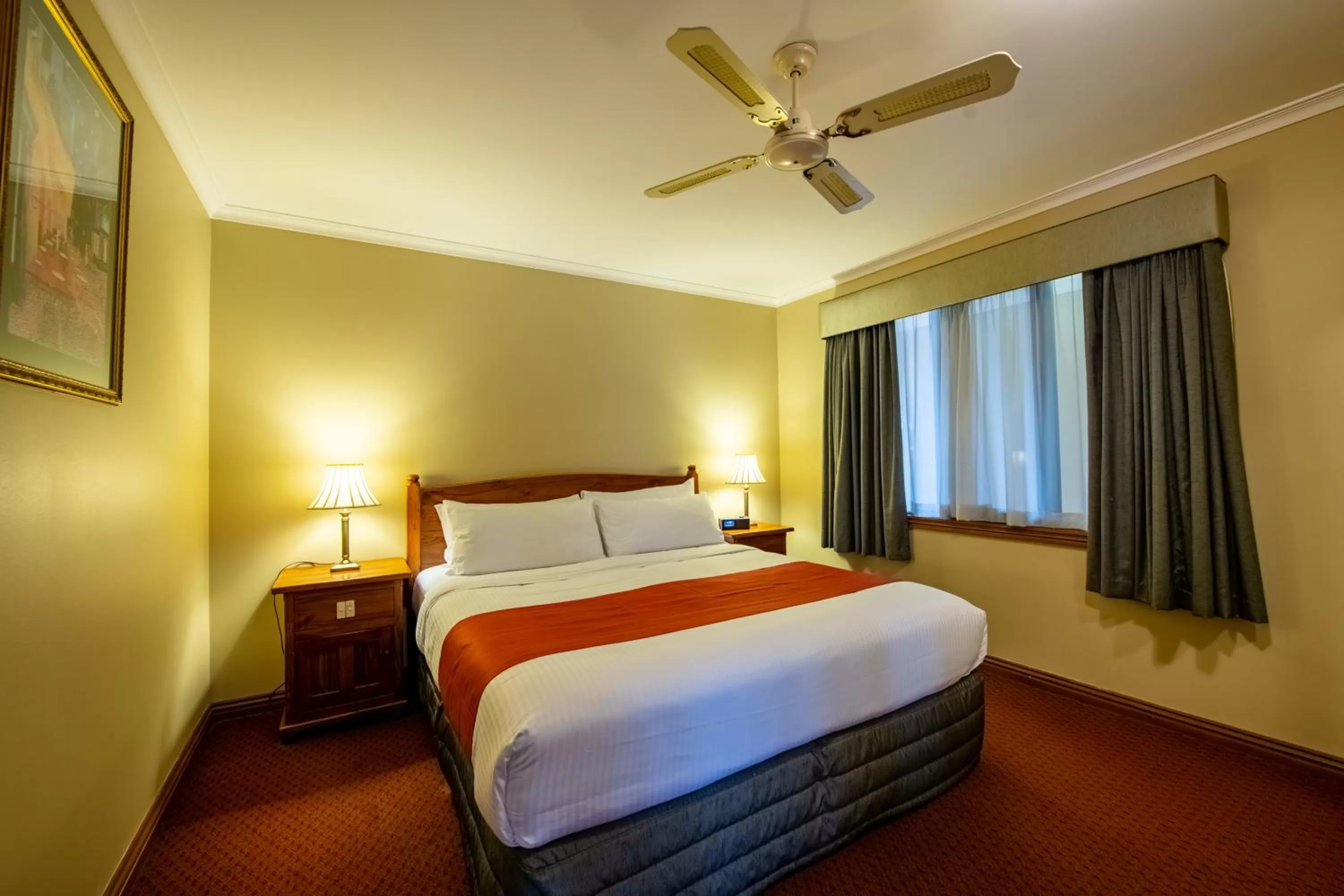 Standard Queen Room in Gateway on Monash