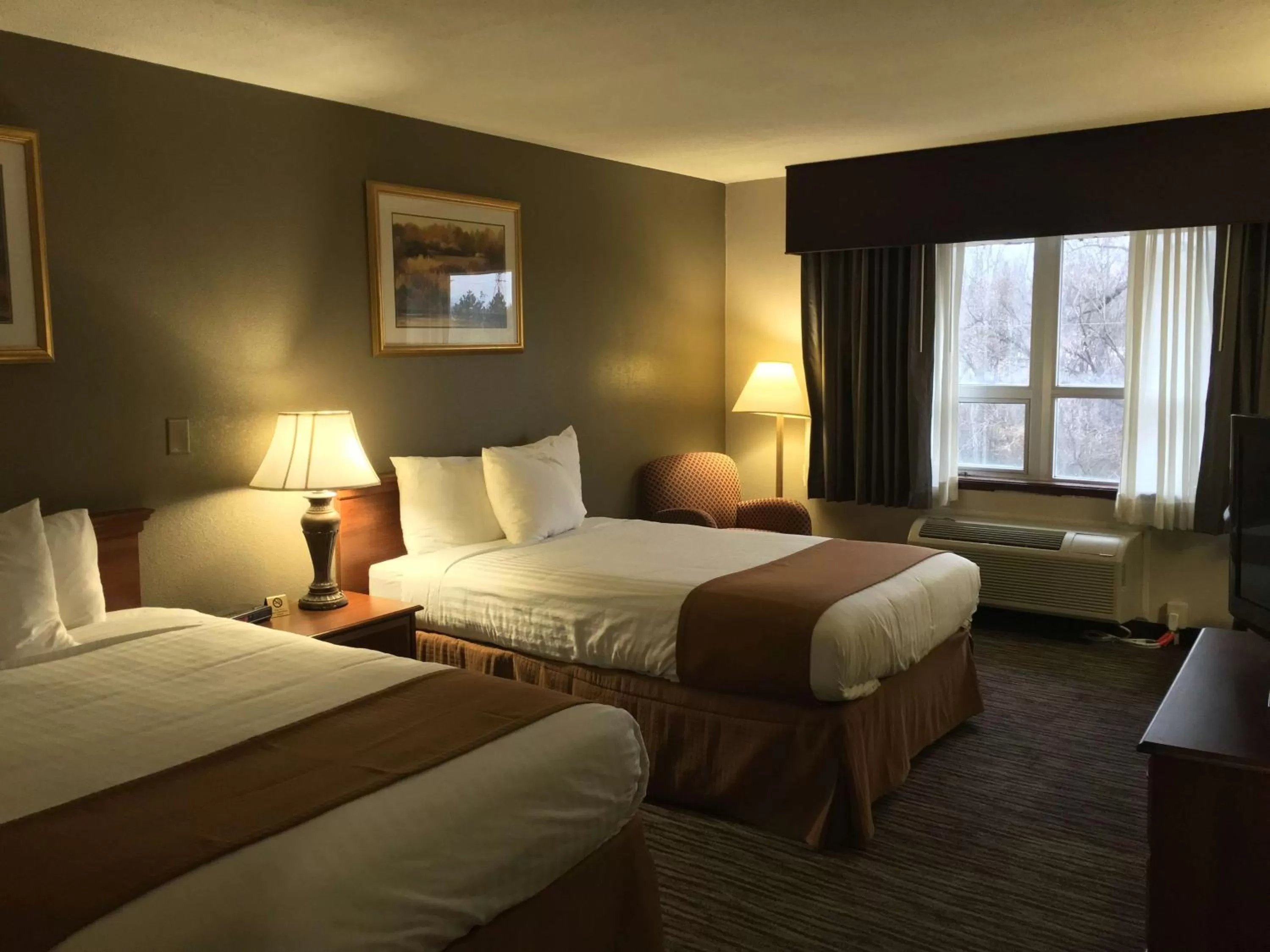 Queen Room with Two Queen Beds - Non-Smoking in Best Western Gateway Adirondack Inn