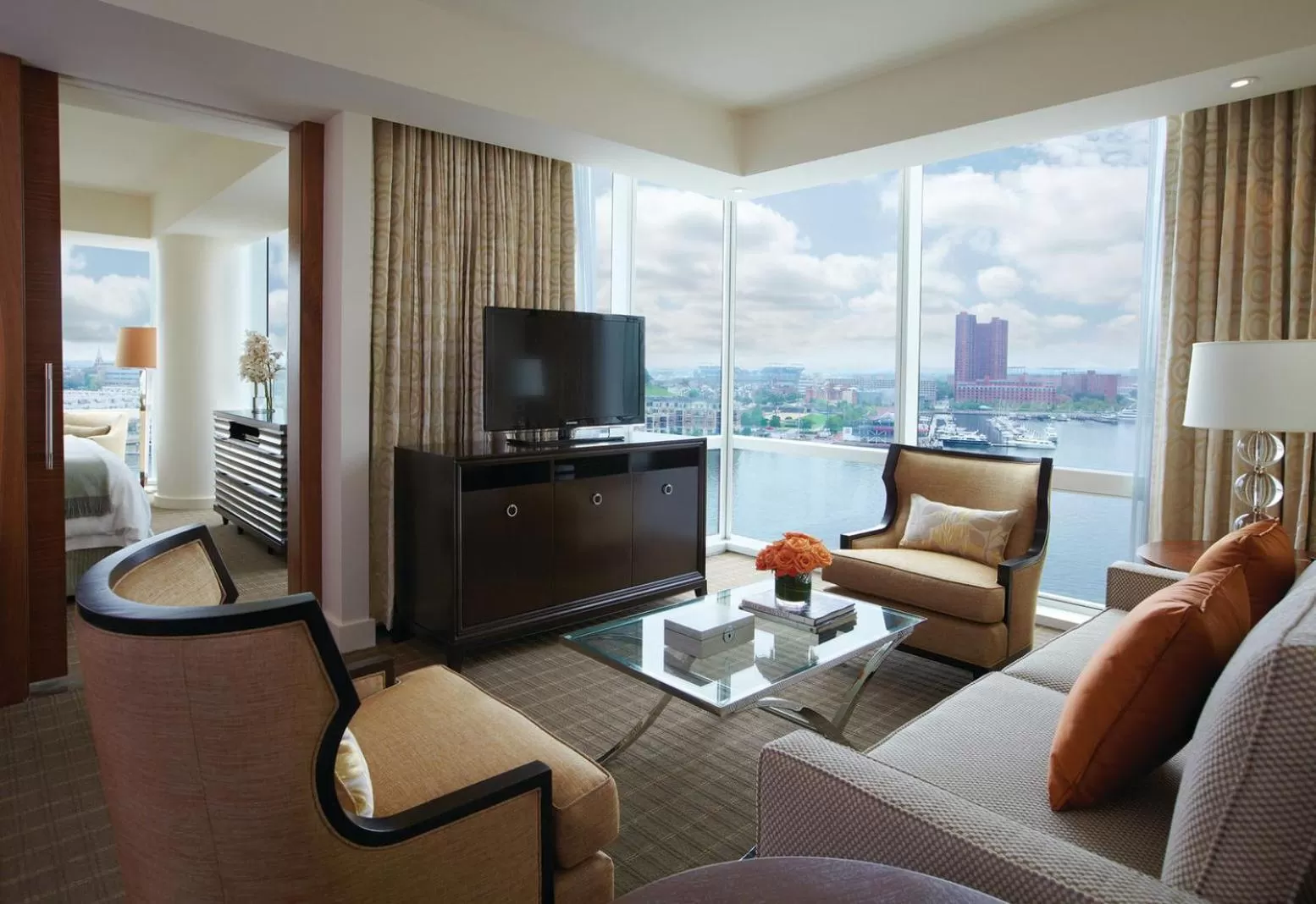 Executive Suite Harbor View   in Four Seasons Baltimore