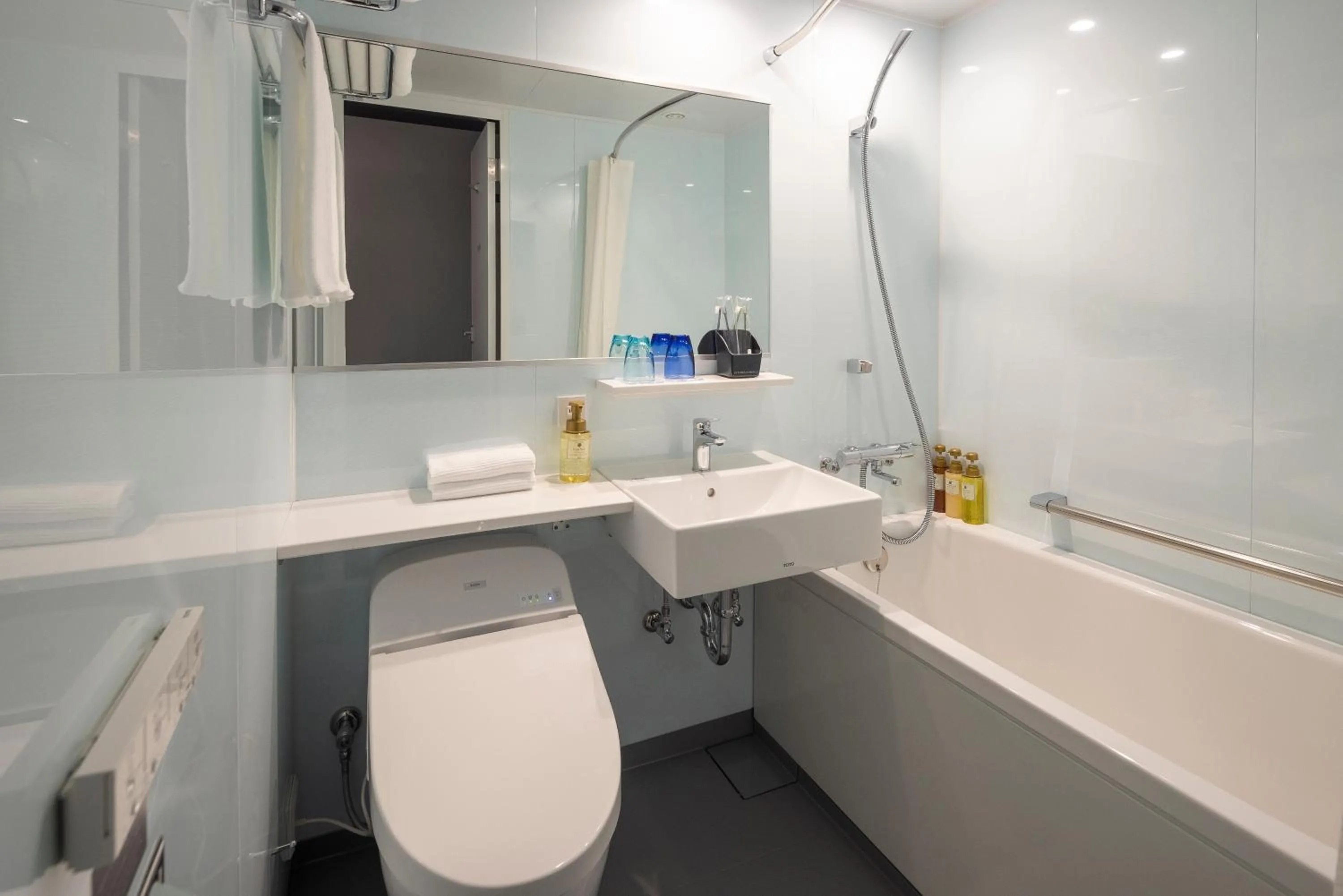 Standard Double Room - Smoking in Hotel Intergate Osaka Umeda