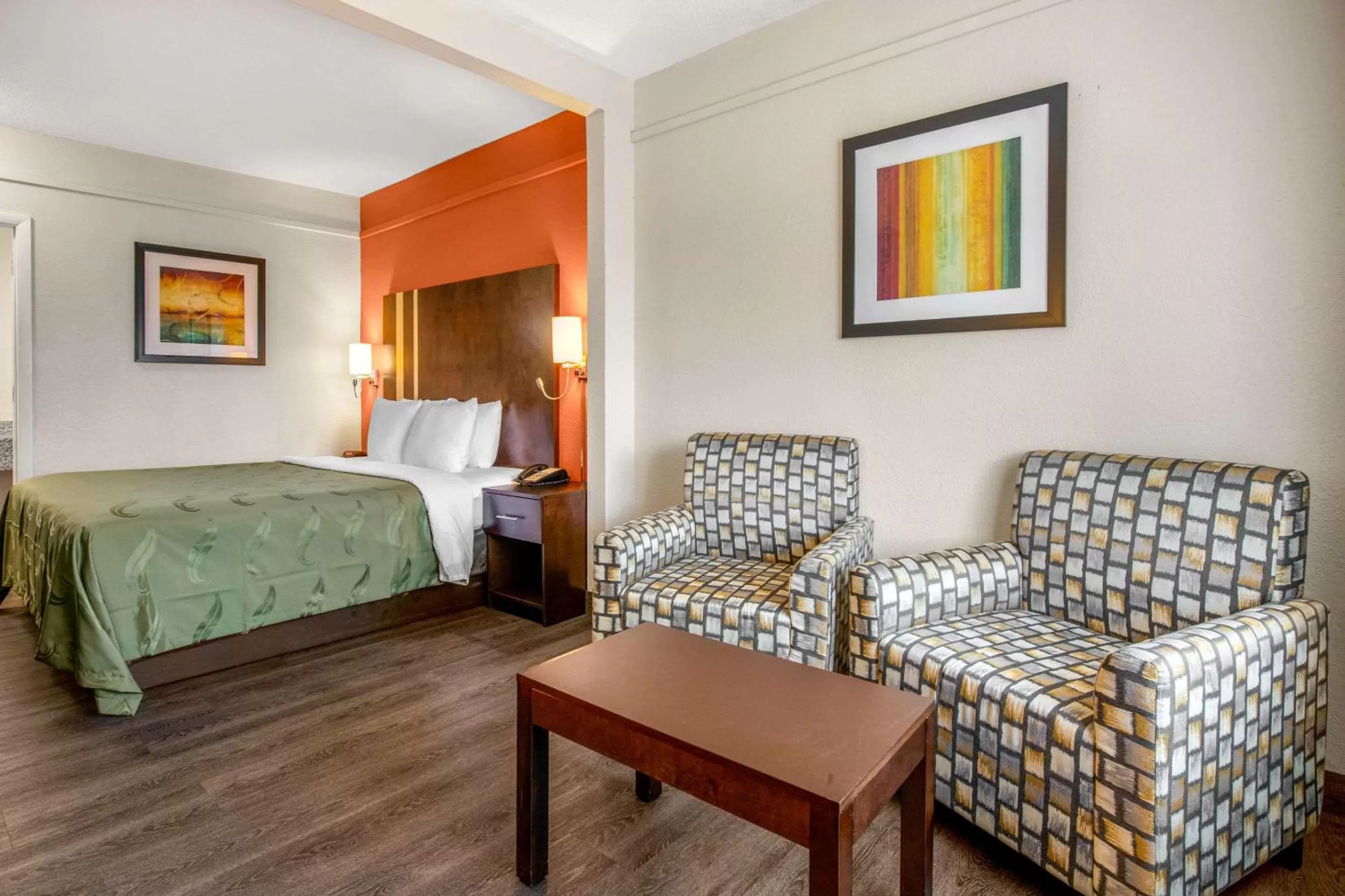 Standard King Room in Quality Inn & Suites Jacksonville-Baymeadows