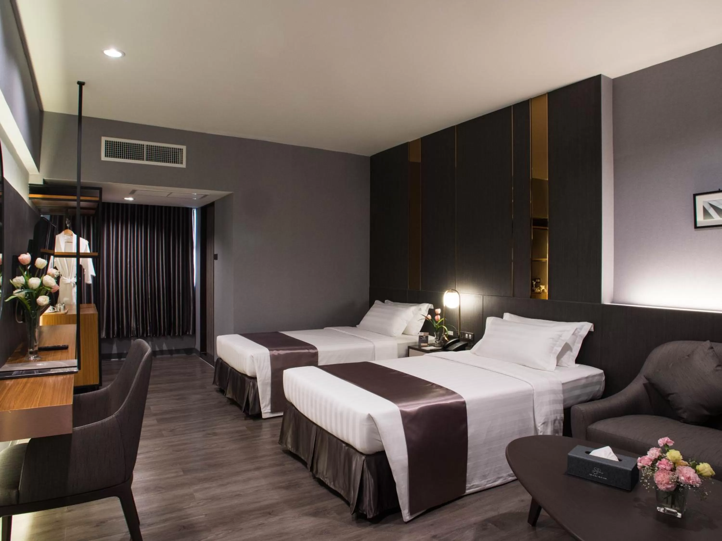 Deluxe Double or Twin Room in S.D. Avenue Hotel