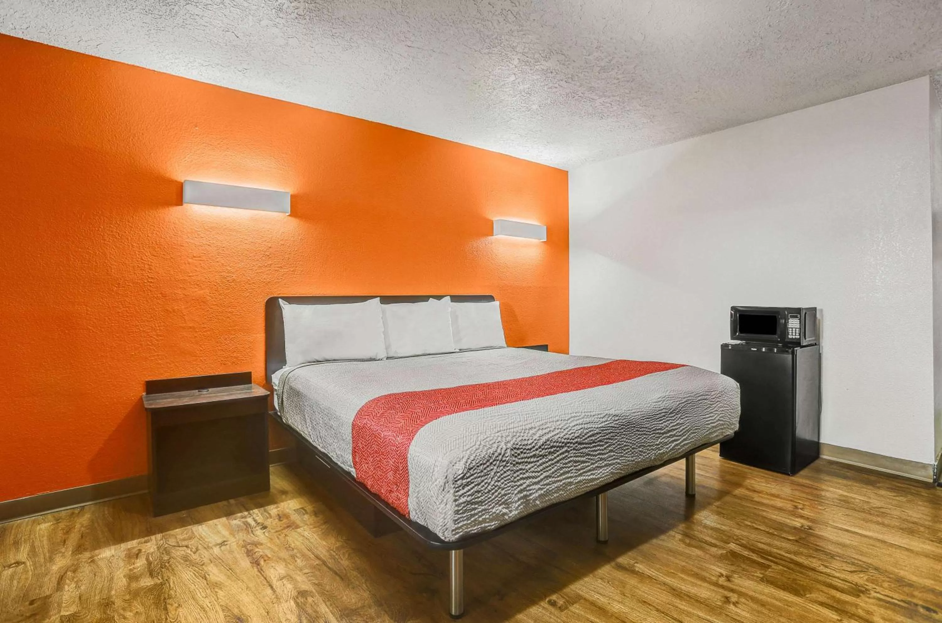 King Room - single occupancy - Non-Smoking in Motel 6-Clovis, NM