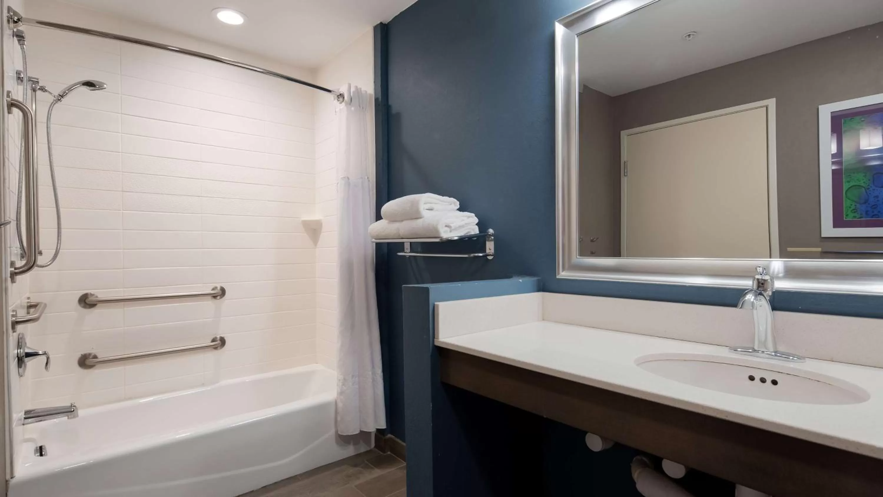 Queen Suite with Bath Tub - Disability Access  in Spark by Hilton Erie