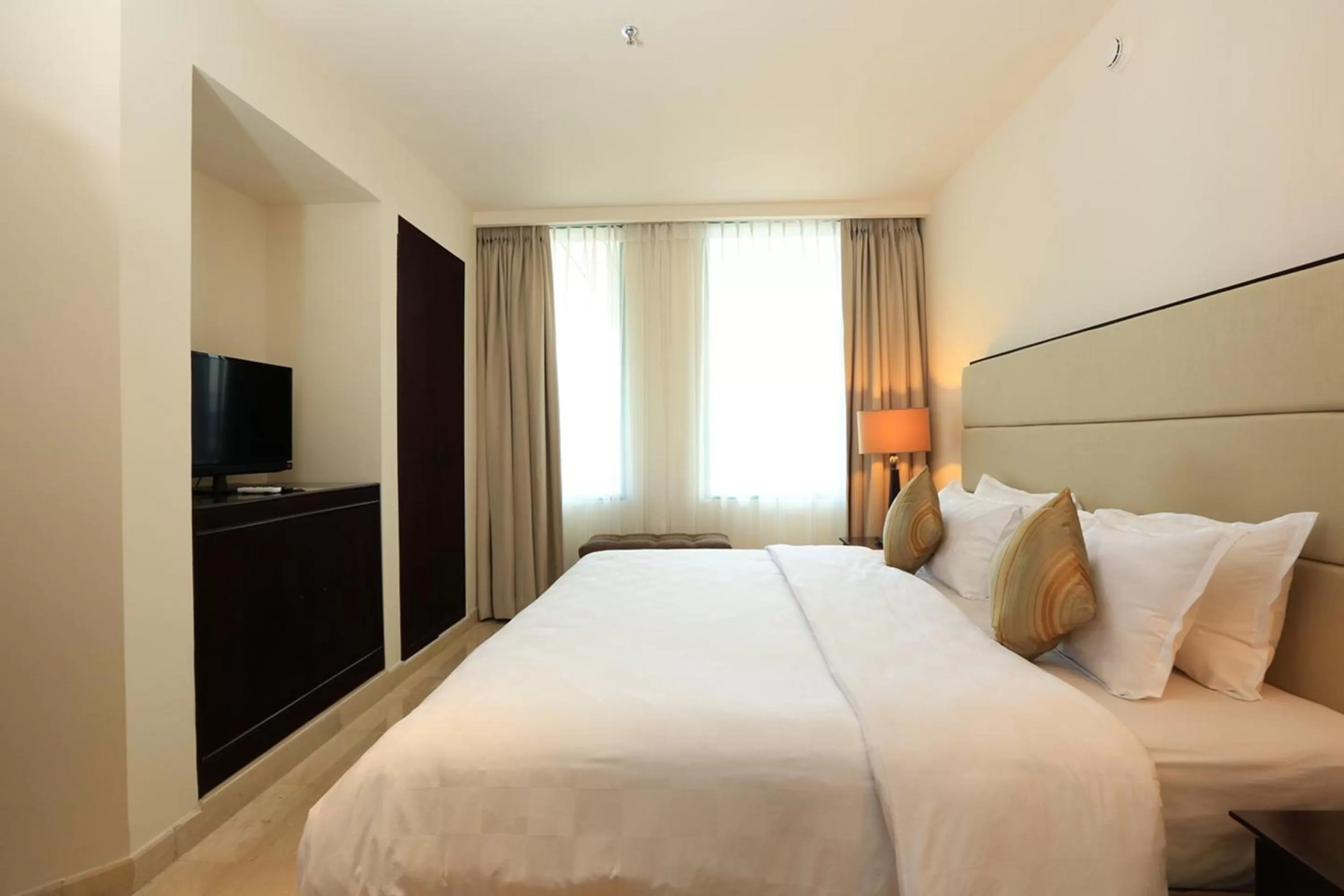 Deluxe Double Room with Ocean View in Aryaduta Manado