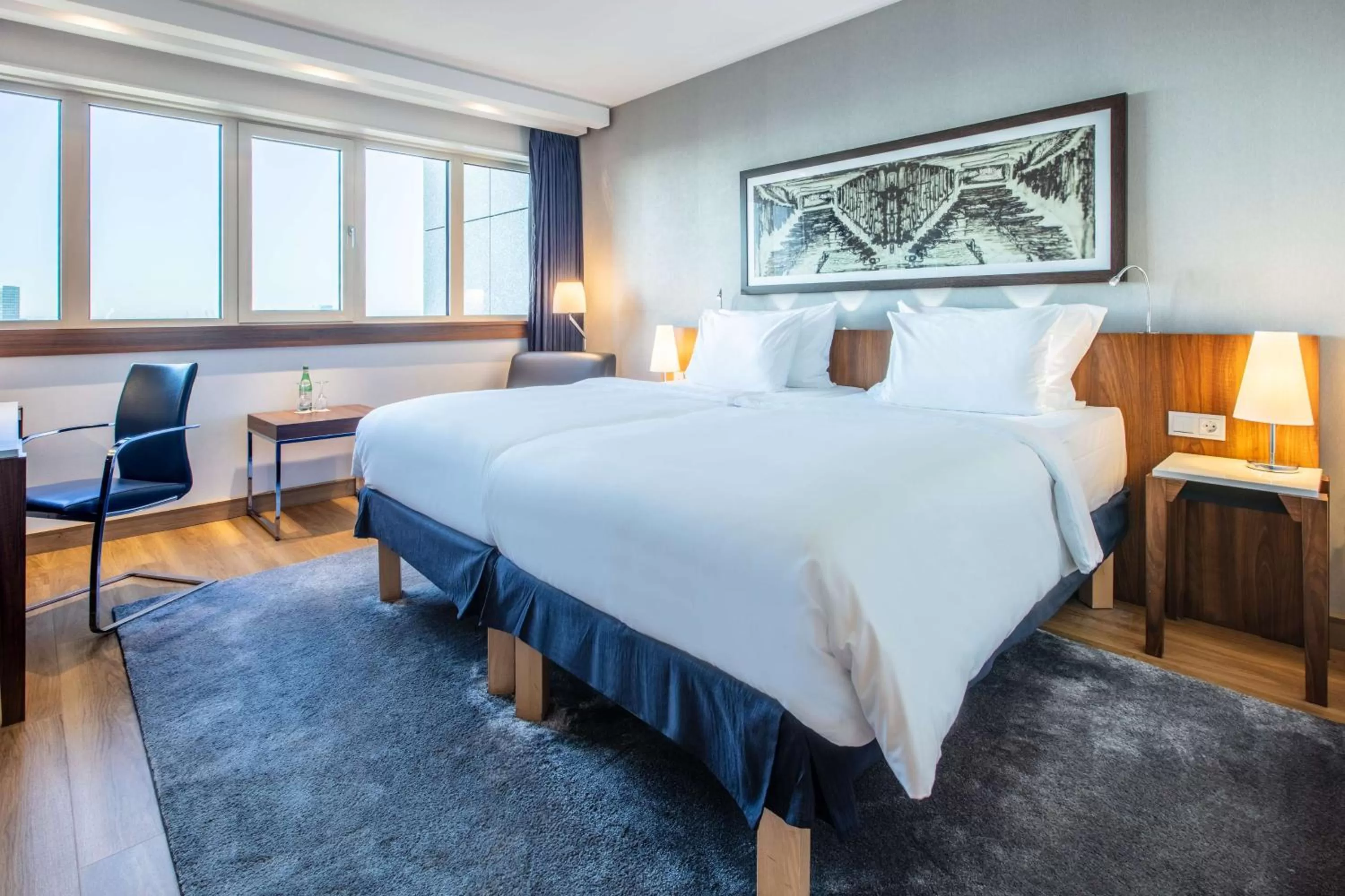 Premium Room with Panoramic View in Radisson Blu Hotel, Hamburg