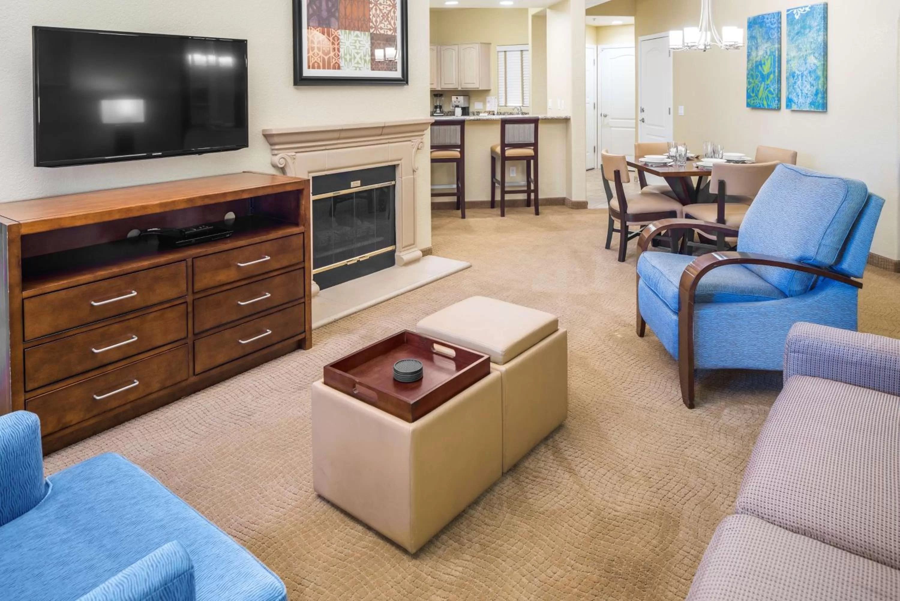 1 BEDROOM 1 KING SUITE ACCESSIBLE TUB in Hilton Vacation Club Scottsdale Villa Mirage