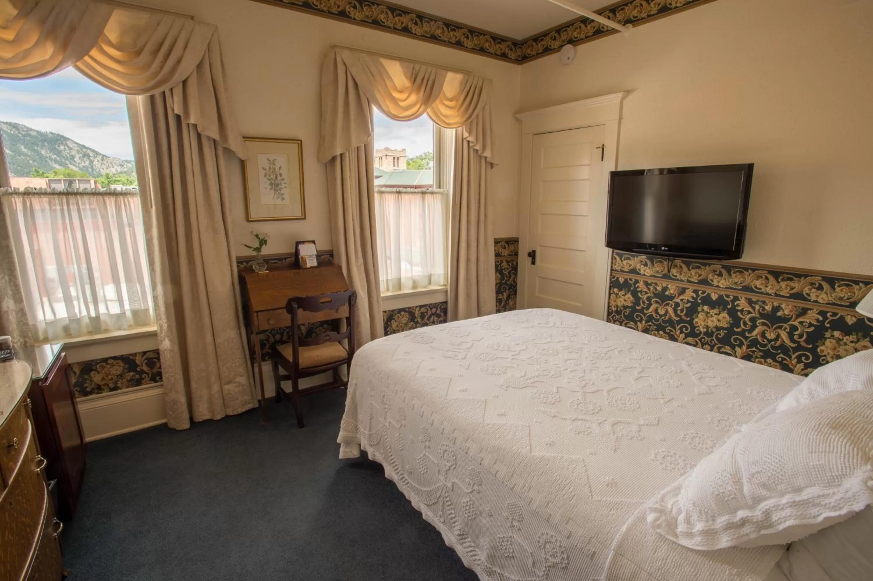 Traditional Queen Room in Hotel Boulderado