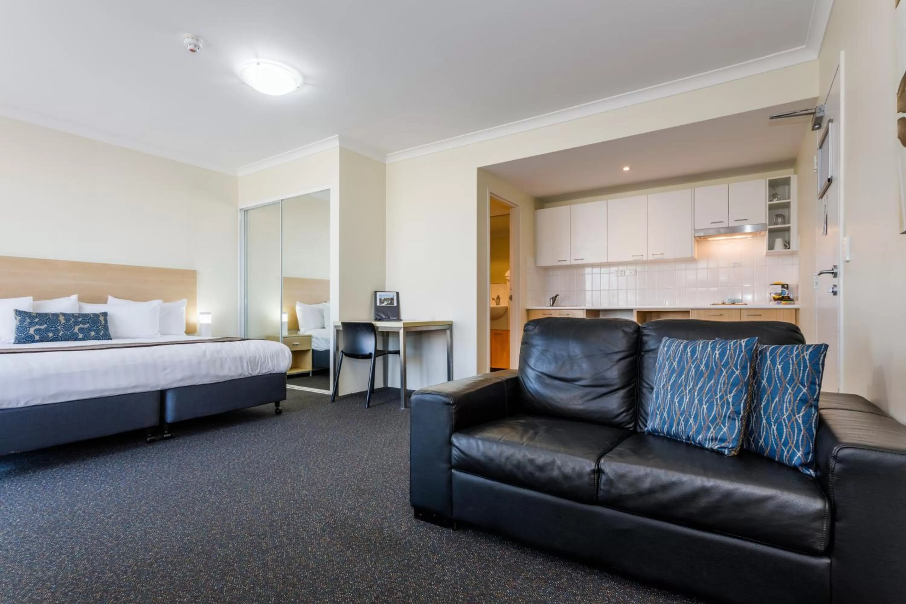 Two-Bedroom Apartment in Perth Ascot Central Apartment Hotel Official