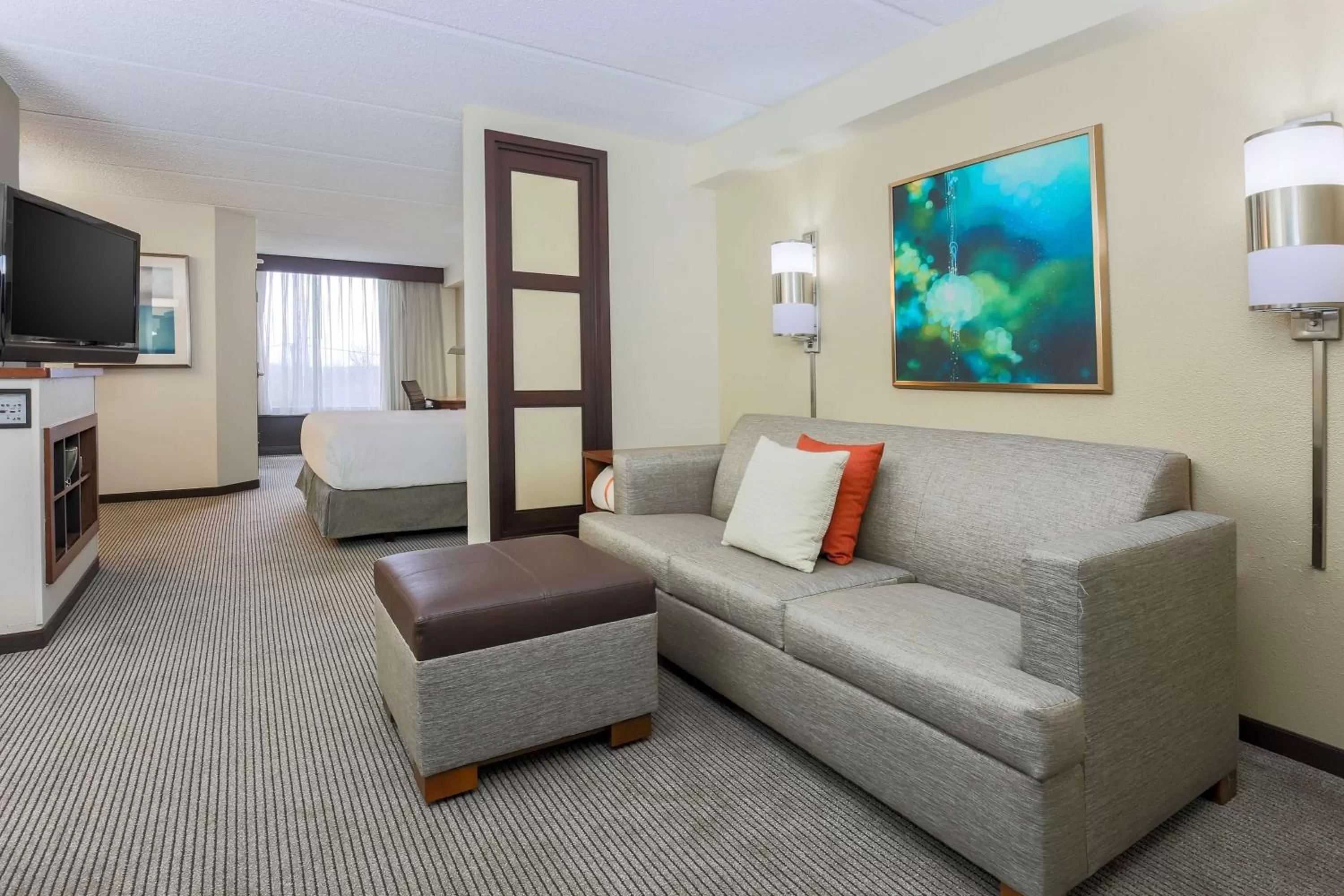 Photo of the whole room in Hyatt Place Dallas/Grapevine