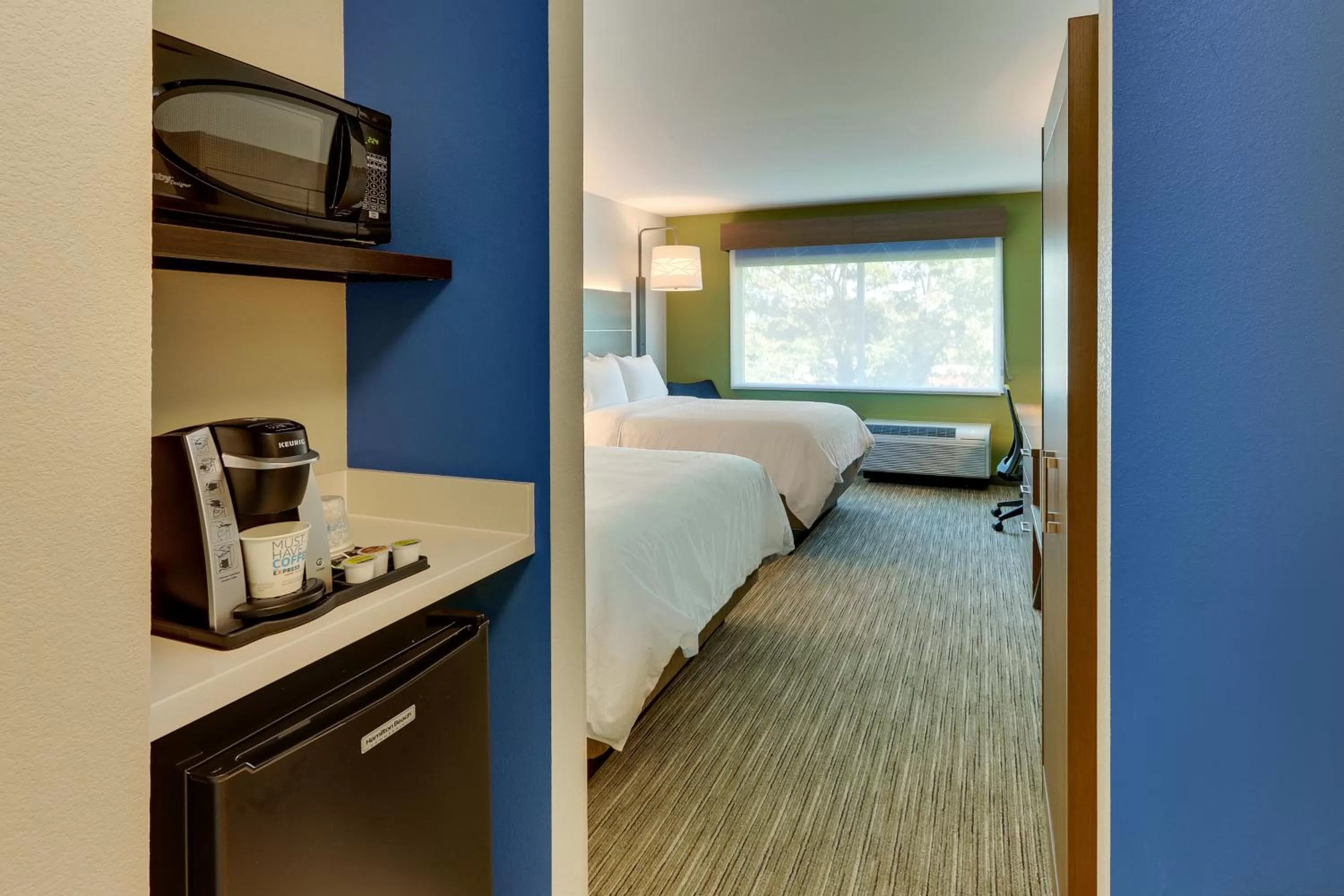 Standard Queen Room with Two Queen Beds and Mobility Accessible Tub in Holiday Inn Express & Suites - Roanoke – Civic Center