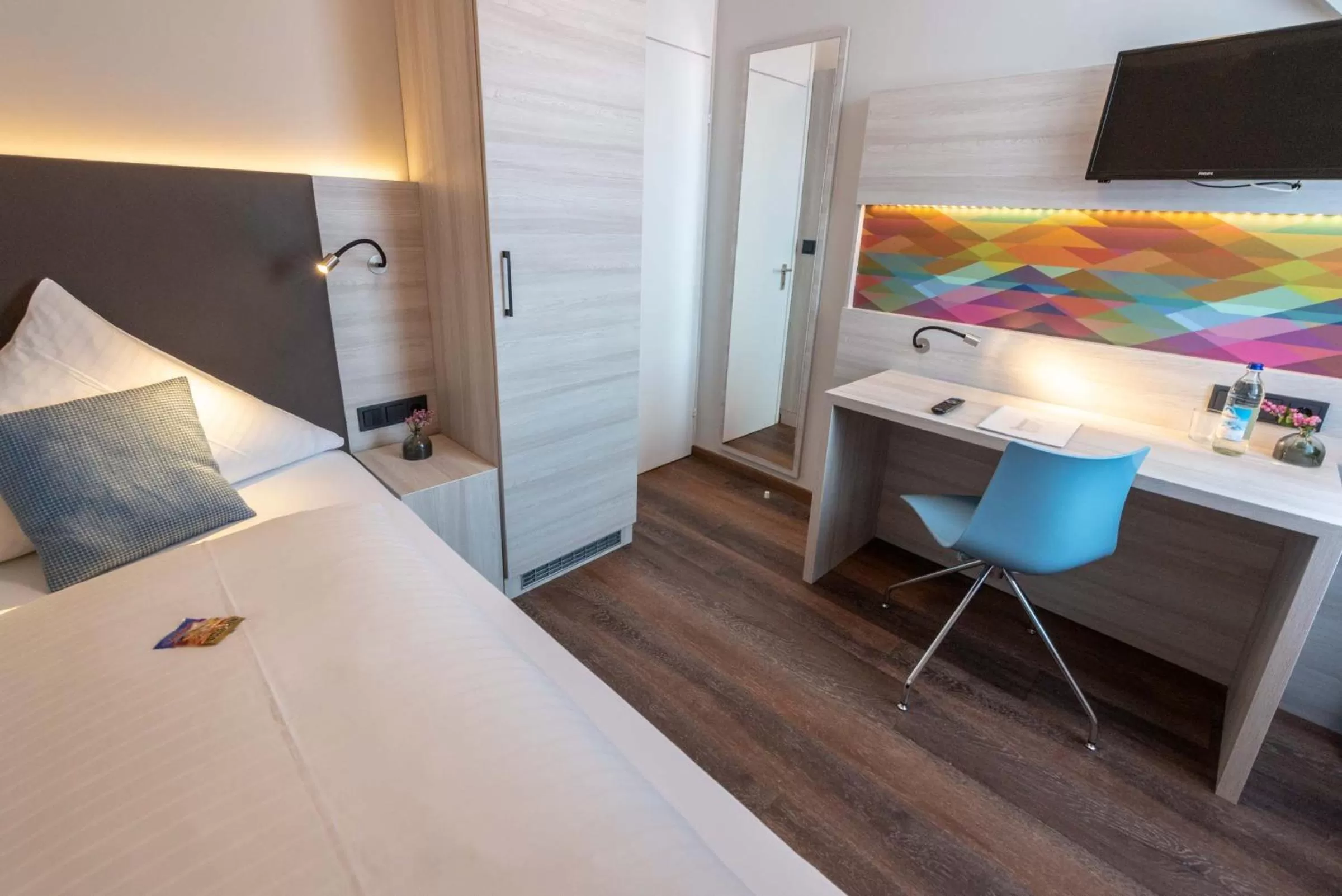 Single Room in Westend Hotel (non-smoking)