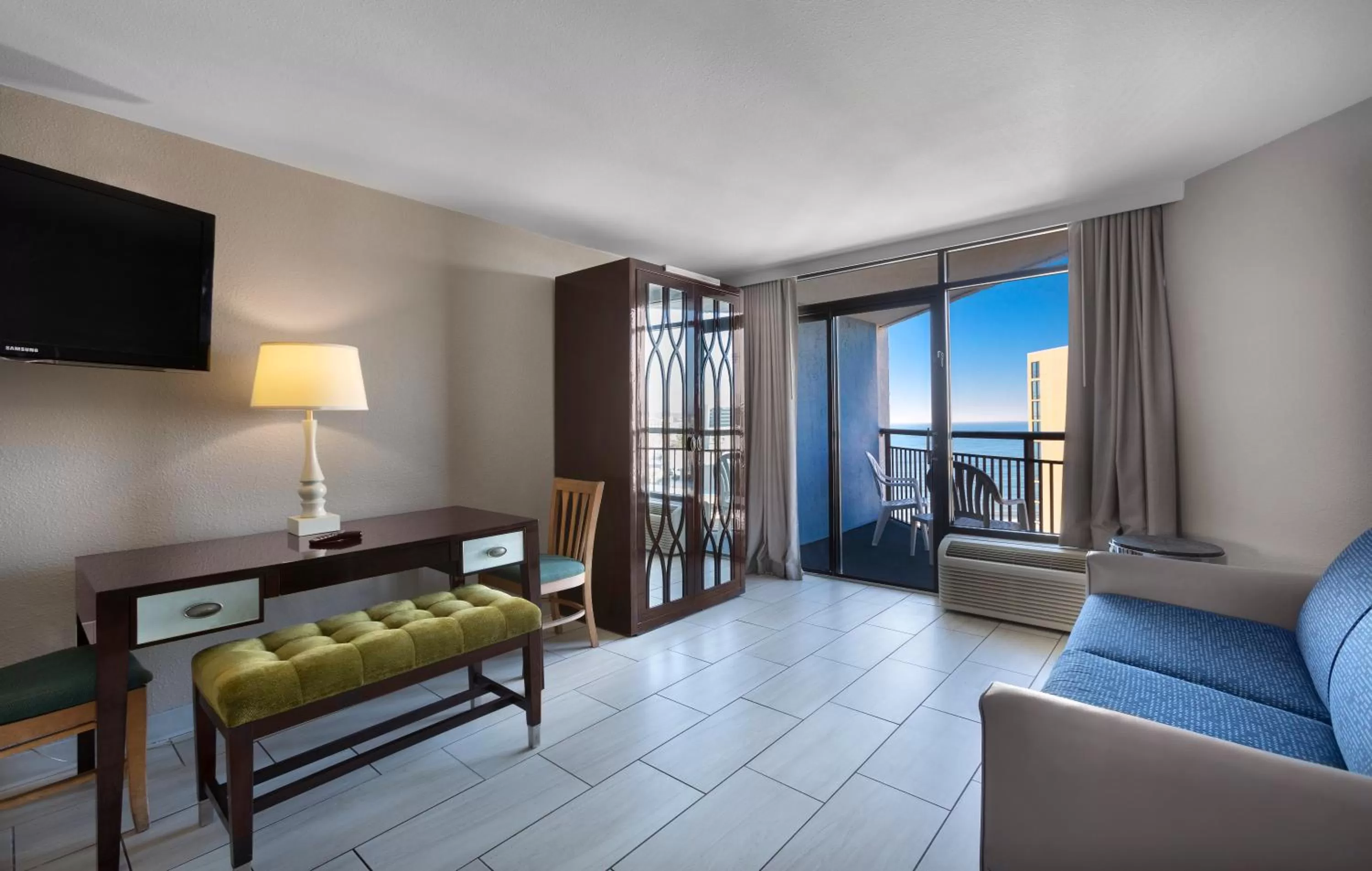 Standard Double Suite with Ocean view in Hotel Blue