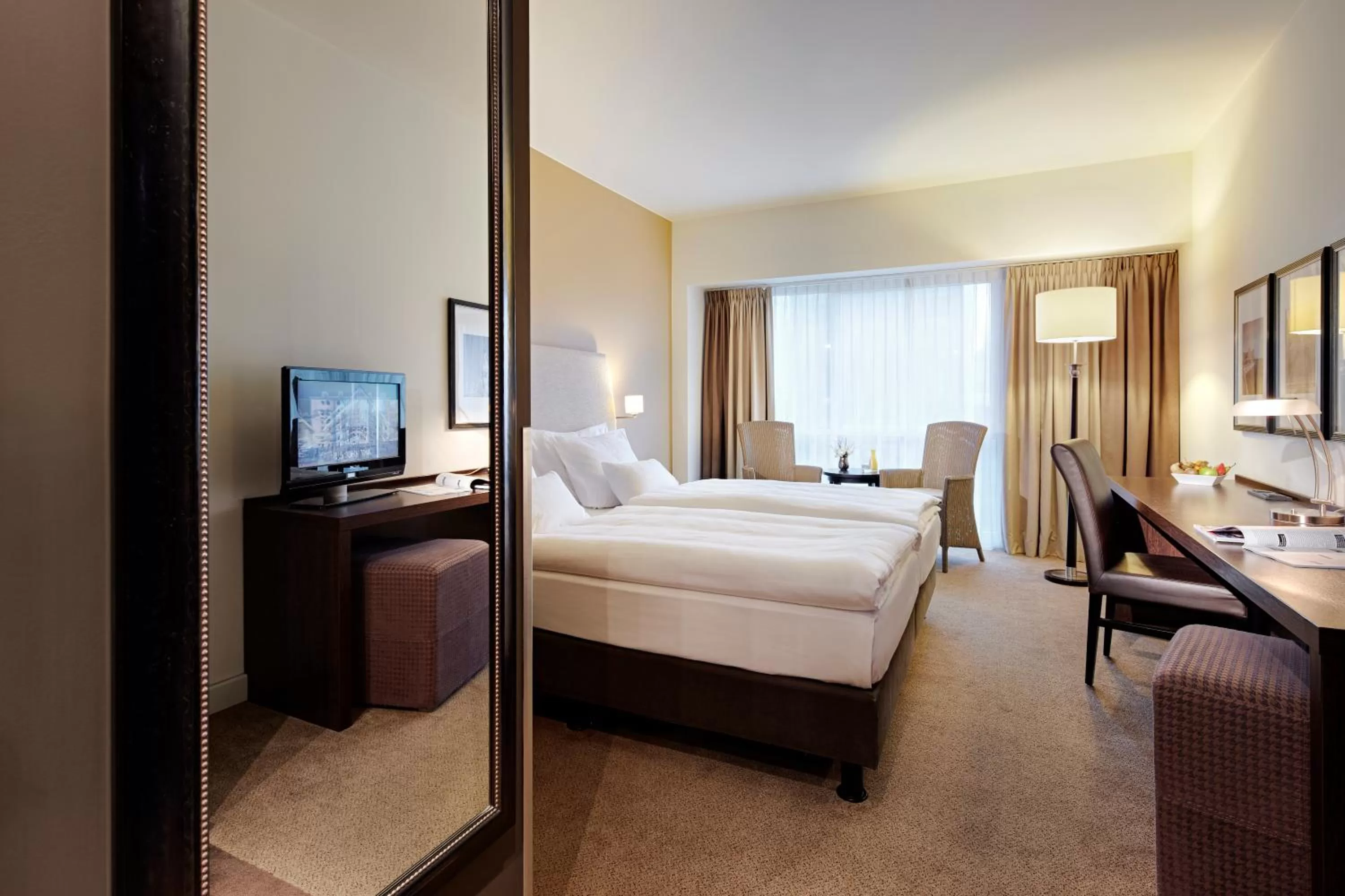 Deluxe Twin Room in Lindner Hotel Antwerp, part of JdV by Hyatt