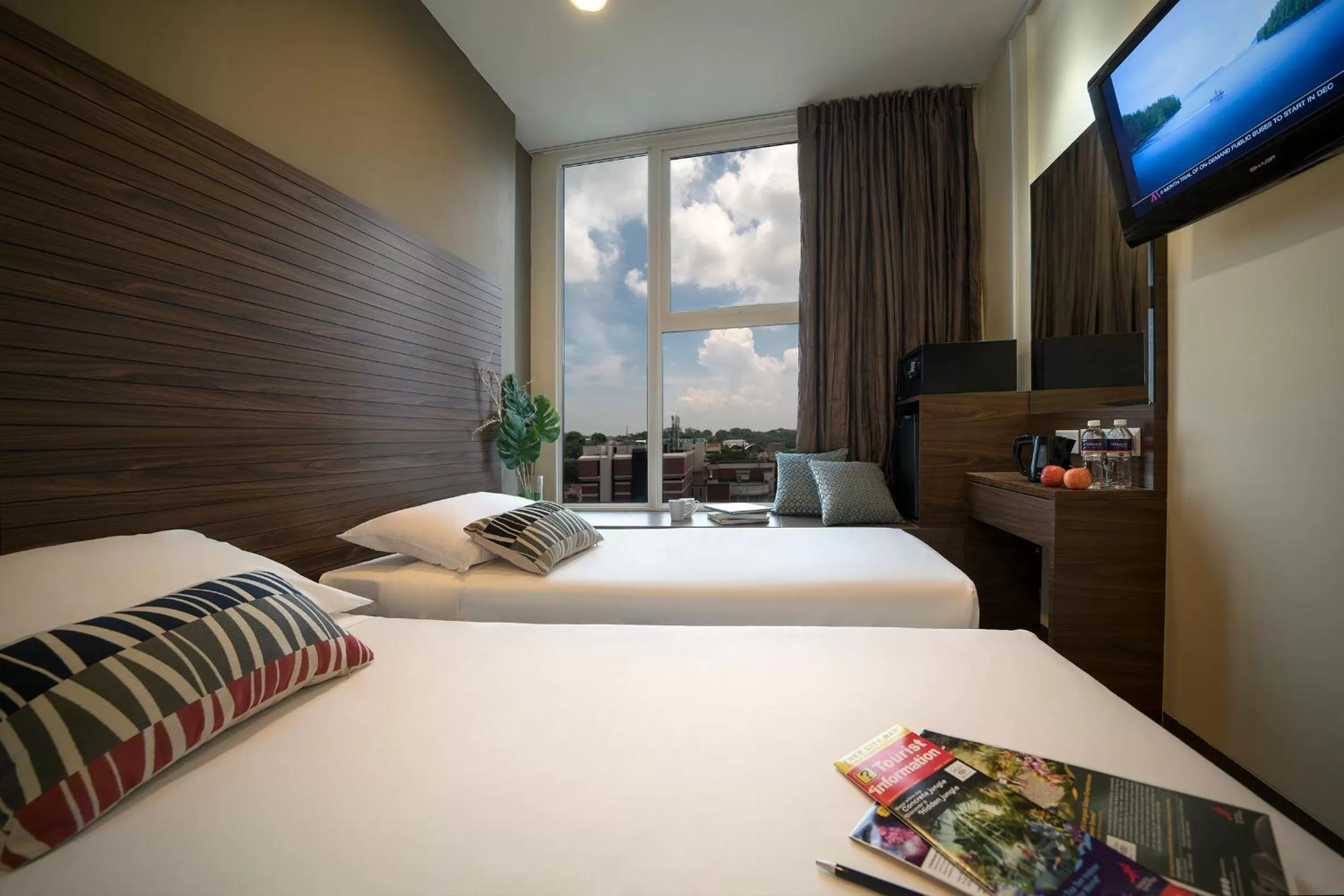 Superior Twin Room in Value Hotel Thomson