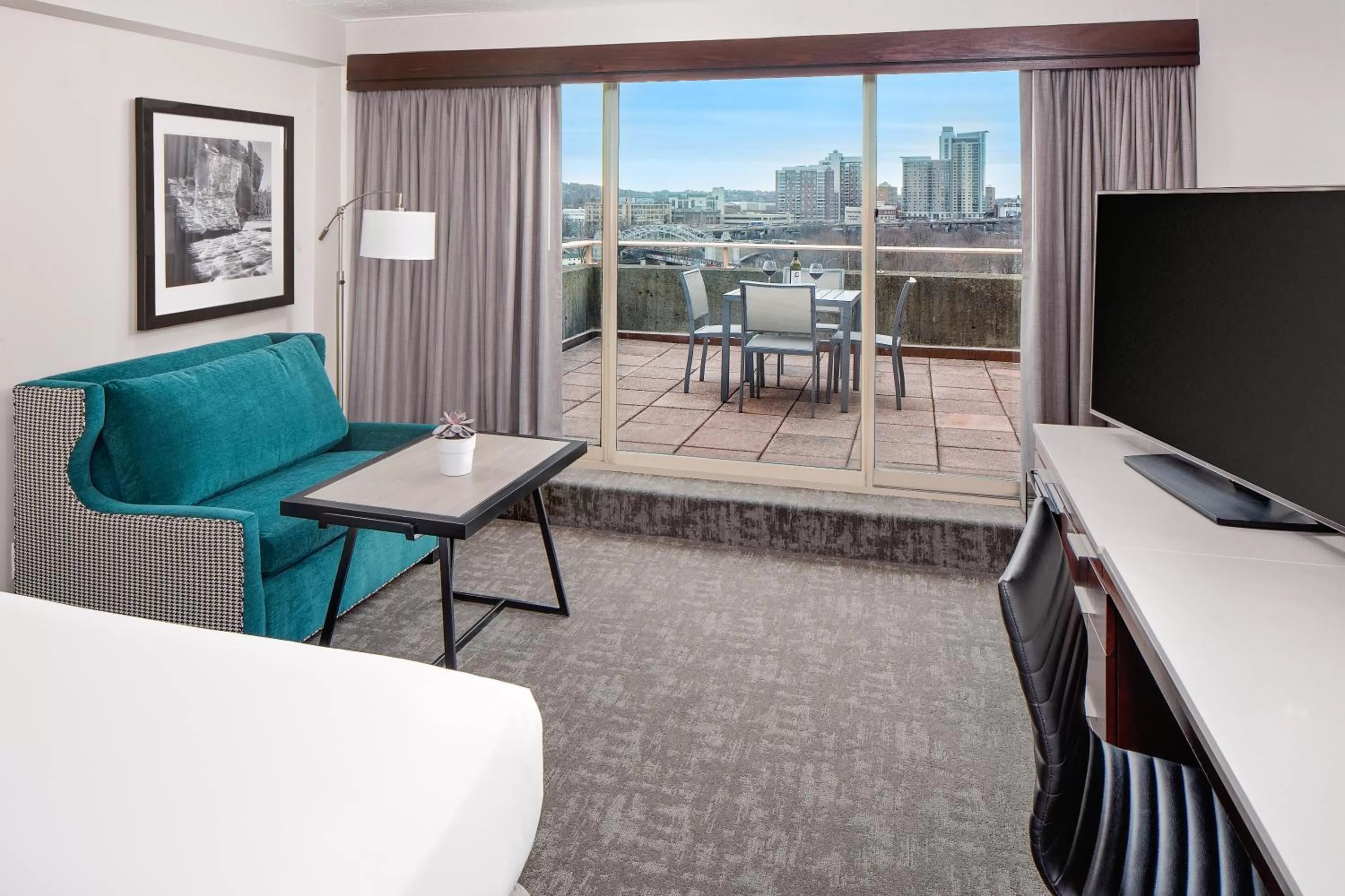 Queen Room with Balcony - single occupancy in Hyatt Regency Boston/Cambridge